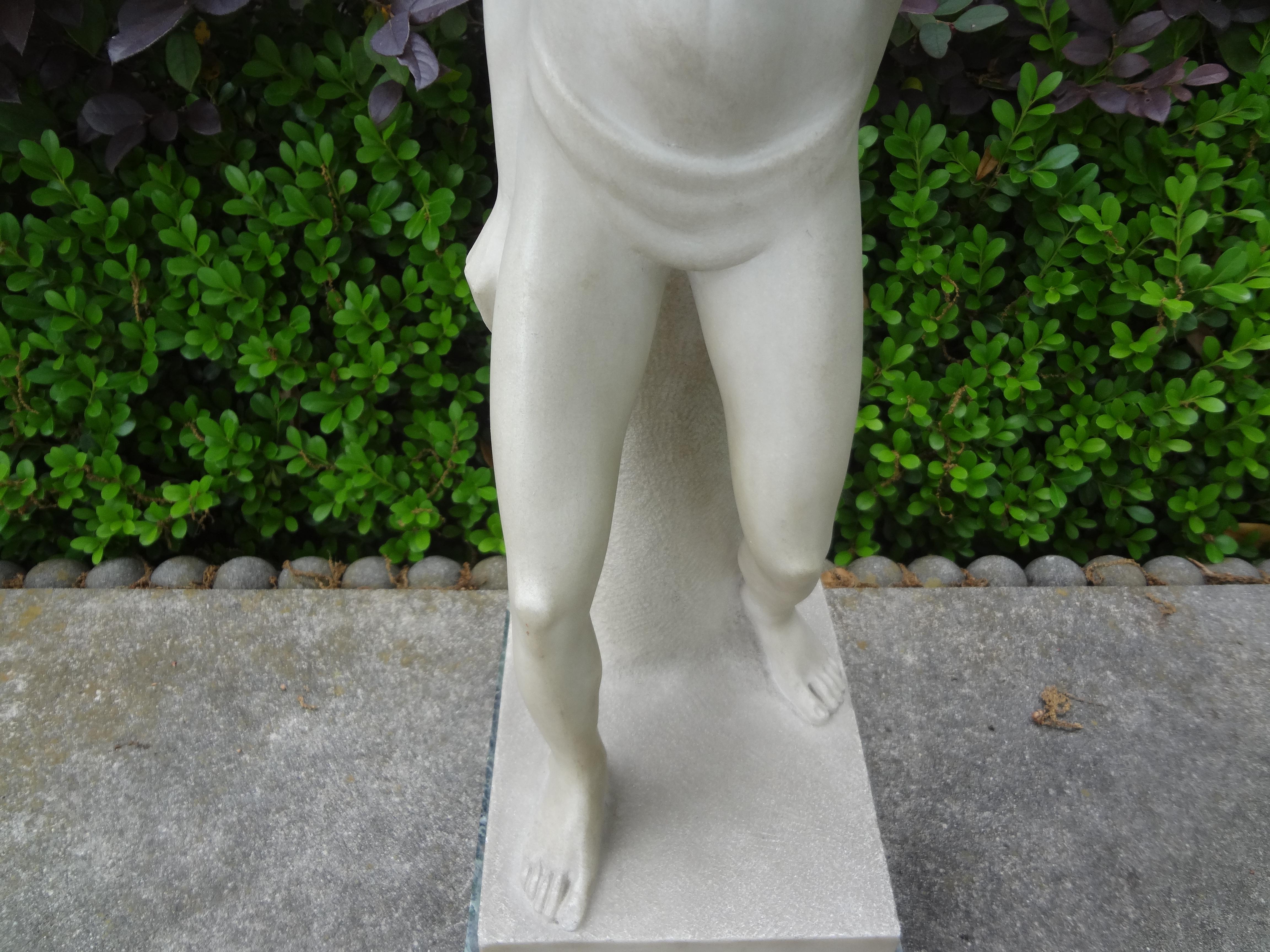 Inizio XX secolo Scultura italiana in marmo di Carrara firmata Comana in vendita