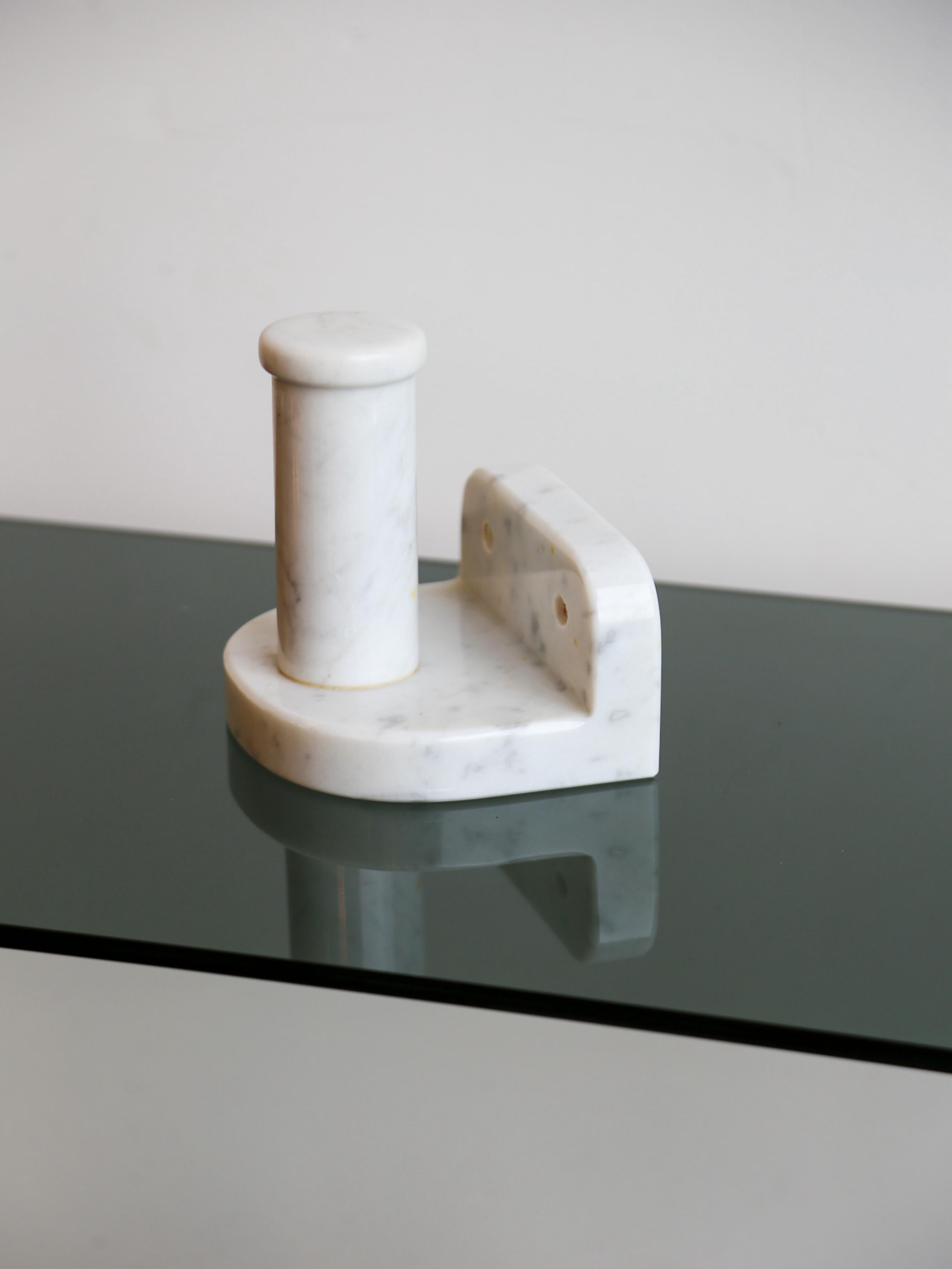 Mid-Century Modern Porte-papier hygiénique en marbre italien de Carrare en vente