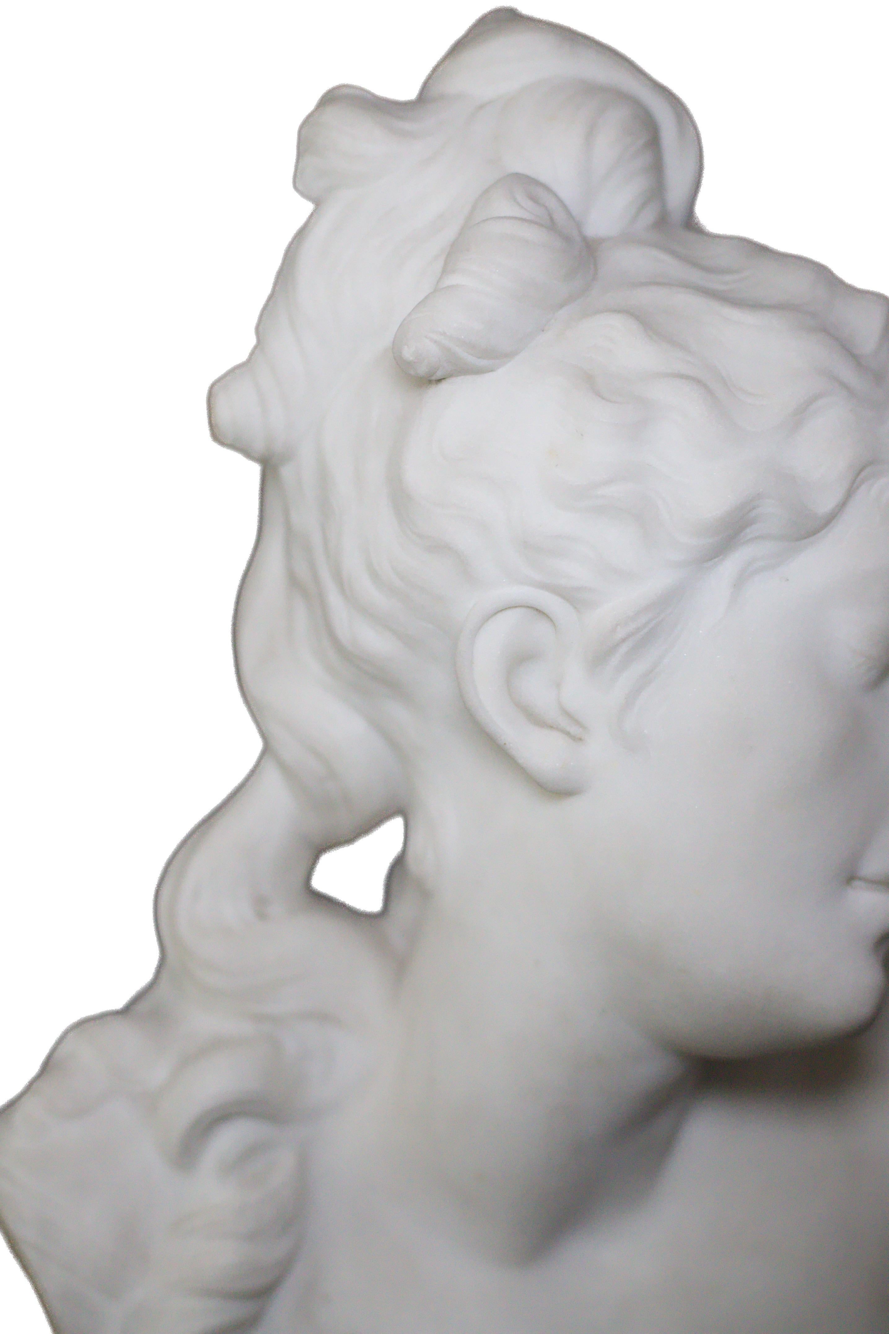 Busto di donna in marmo di Carrara, CIRCA 1880 in vendita 3