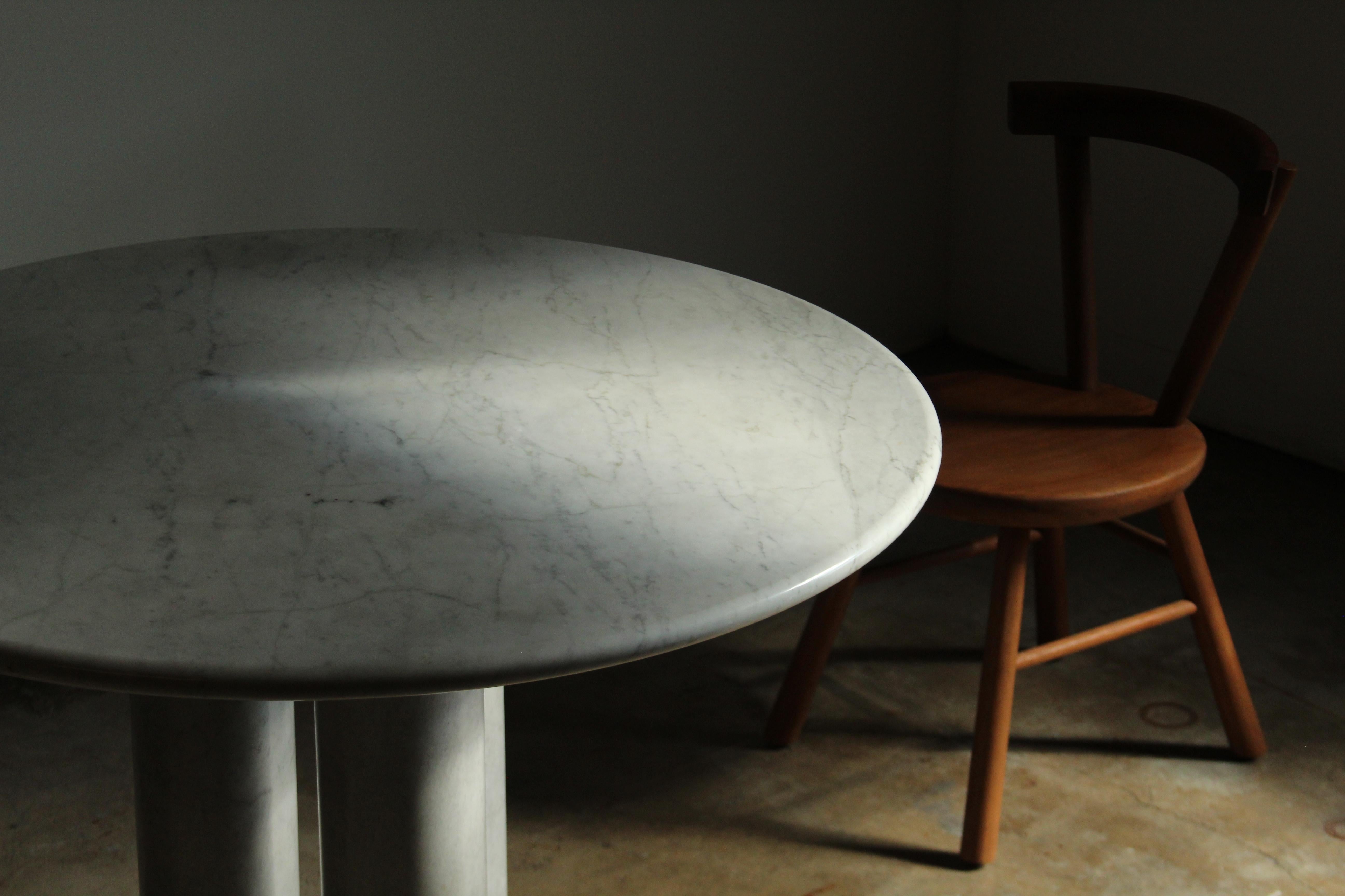 Italian Carrera Marble Dining Table After Mario Bellini, 1980s In Good Condition In Coronado, CA