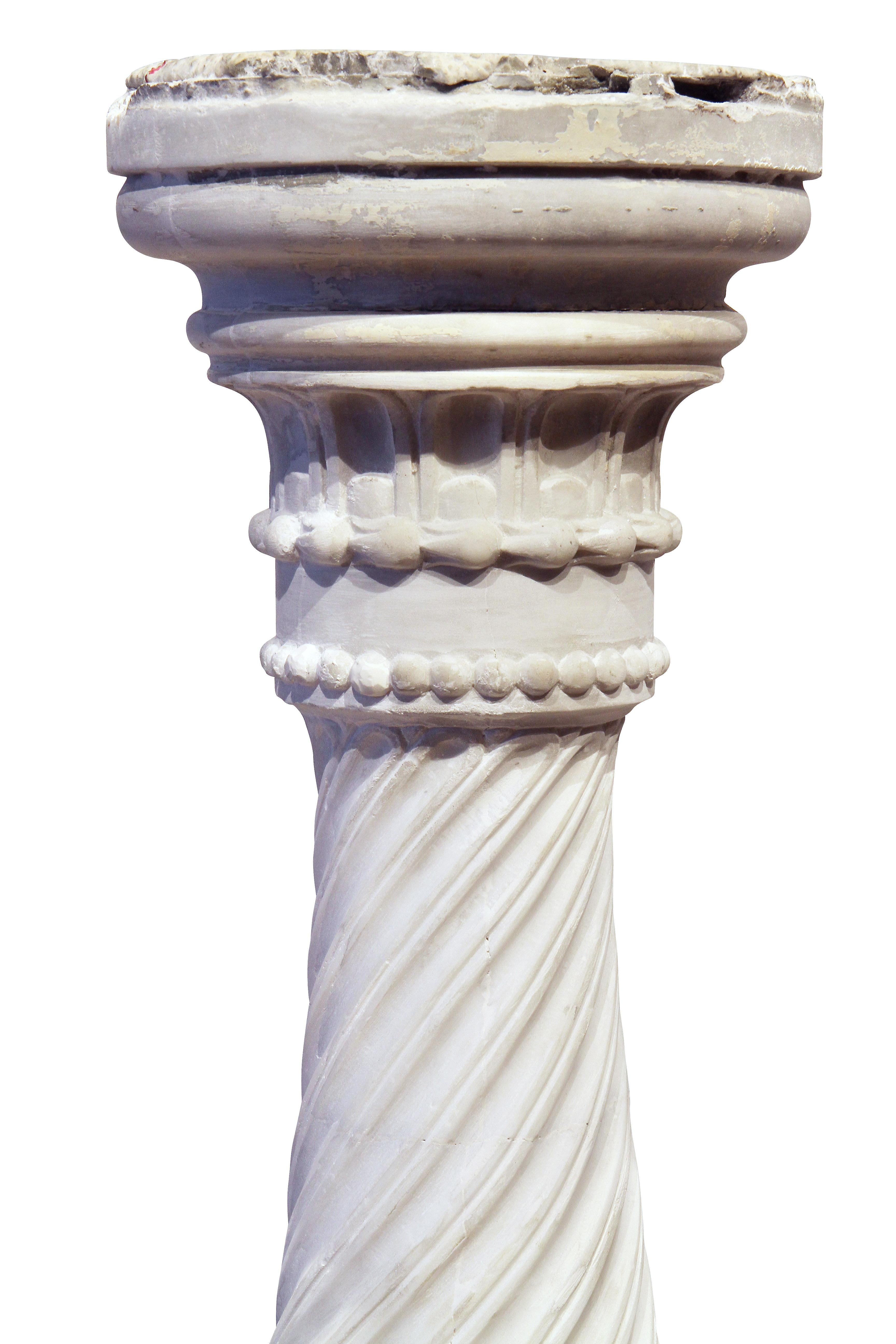 Neoclassico Piedistallo in marmo italiano Carrera in vendita