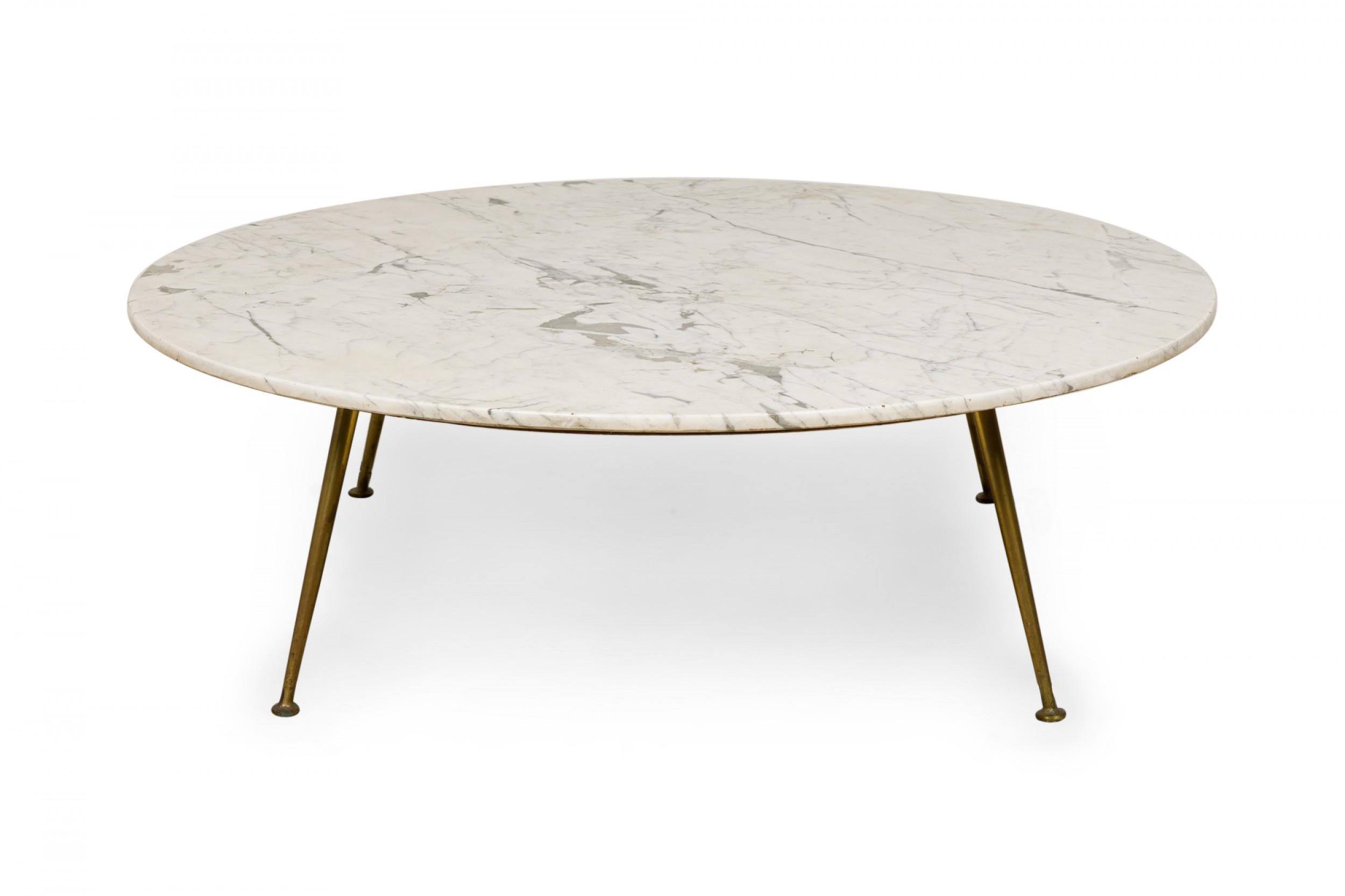 Italian Carrera Marble Round Coffee / Cocktail Table In Good Condition For Sale In New York, NY