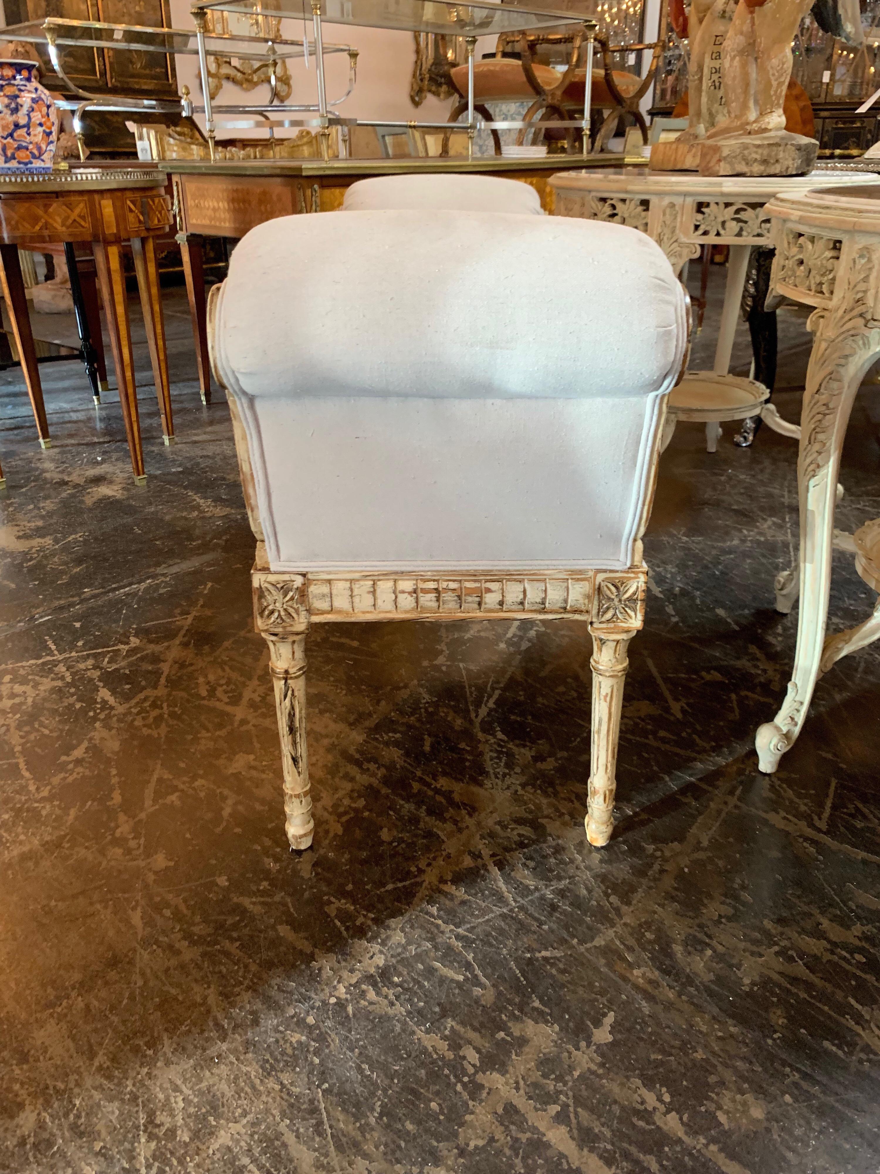 Italian Carved and Bleached Window Bench In Good Condition For Sale In Dallas, TX
