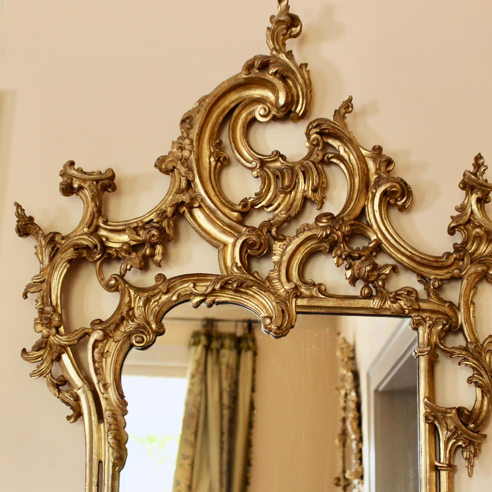 Italienischer geschnitzter und vergoldeter Chippendale-Spiegel im Rokoko-Stil im Zustand „Gut“ im Angebot in Free Union, VA