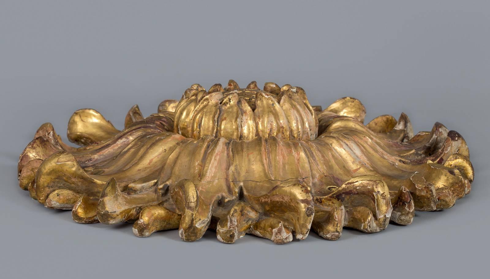 Neoclassical Italian Carved and Gilded Sunflower Sculpture - Ceiling Rosette For Sale