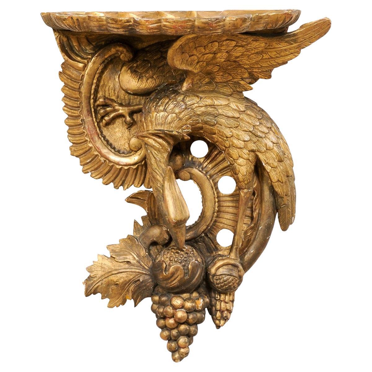 Italienisches geschnitztes und vergoldetes Wandregal/Armband mit Adler und Trauben, 19. Jahrhundert