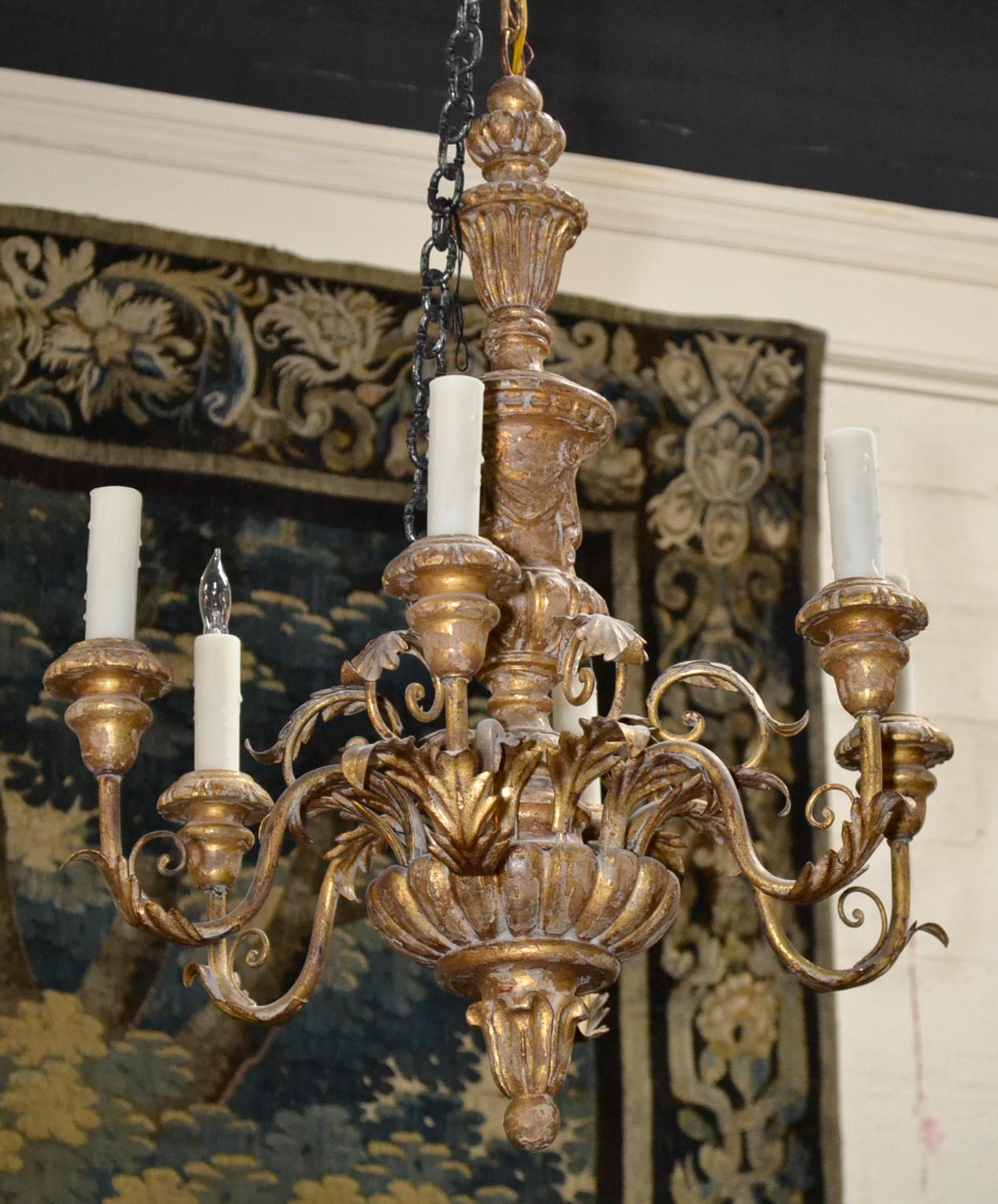 Italian Carved and Giltwood Chandelier 1