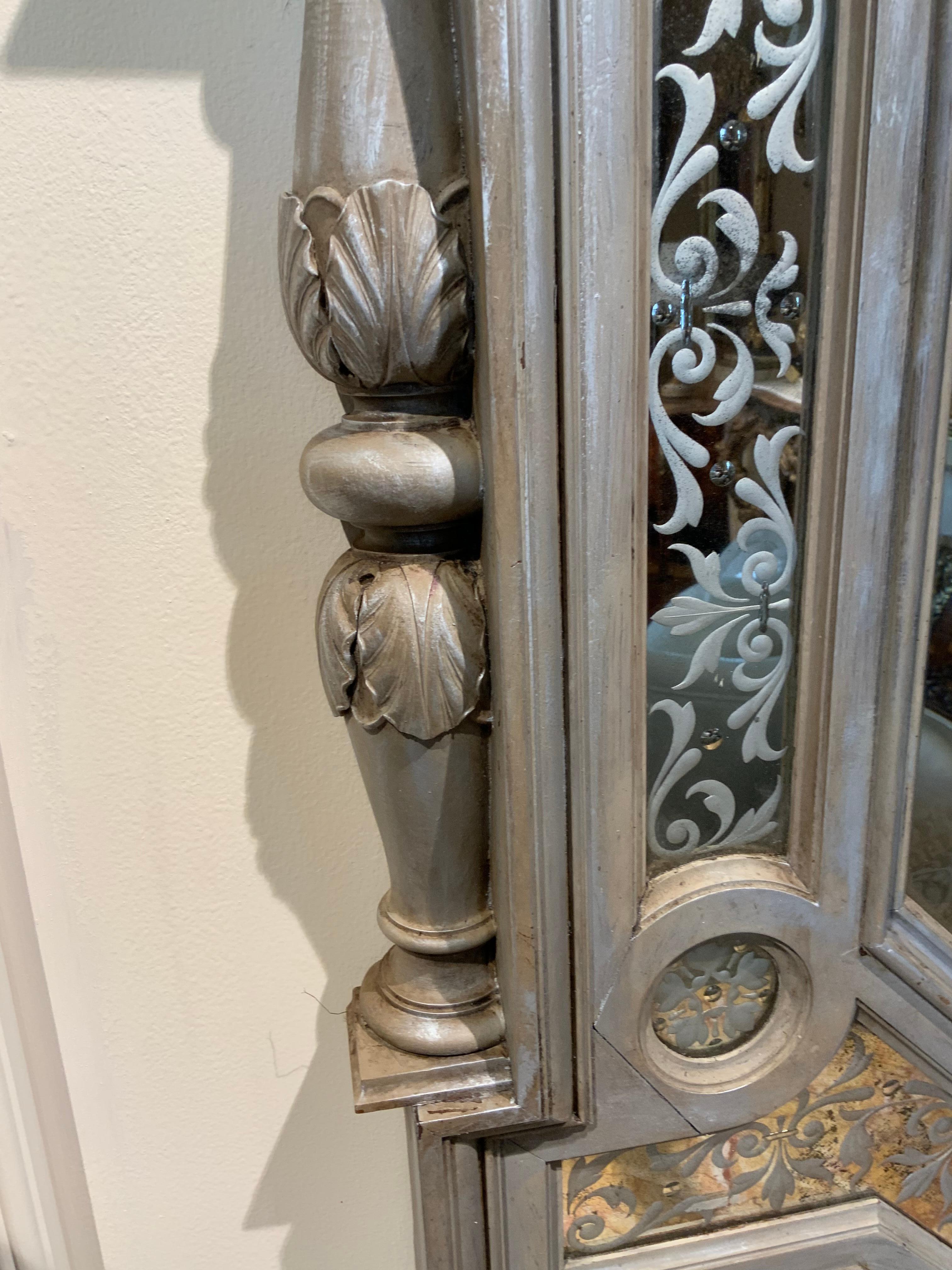 Italian Carved and Grisalle Mirror with Bevel and Scrolled Etching In Good Condition For Sale In Houston, TX