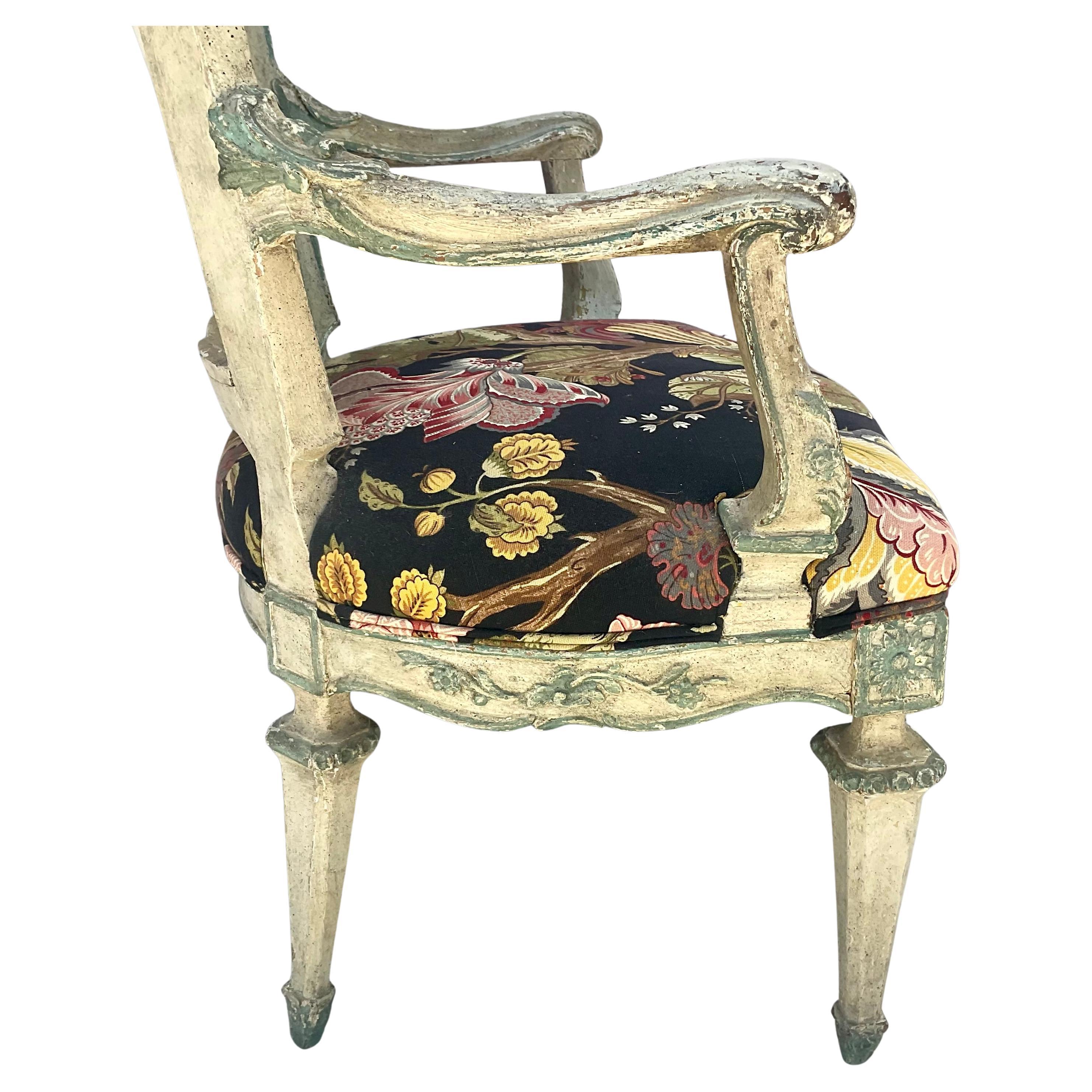 Fauteuil italien sculpté et peint en vente 5