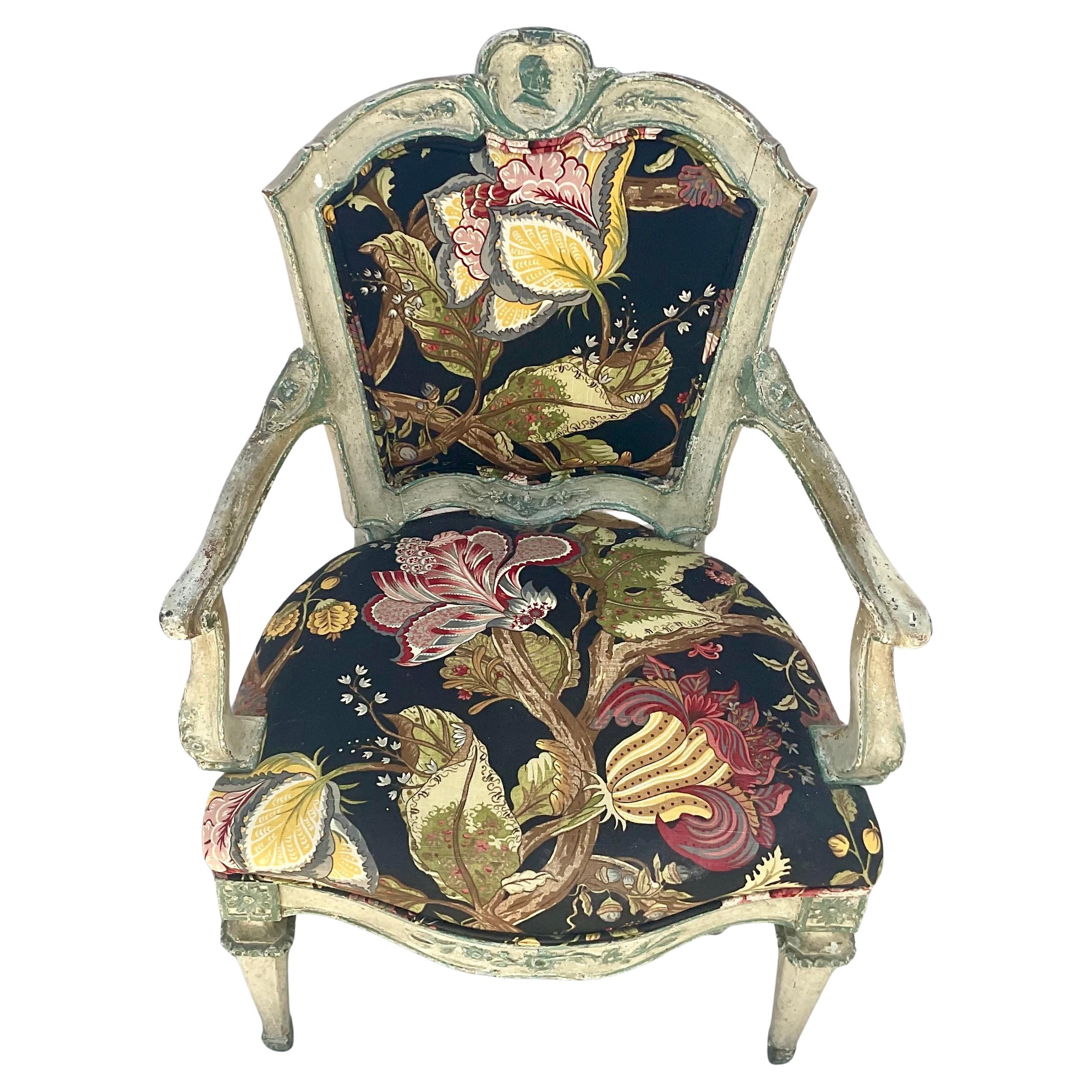 XVIIIe siècle et antérieur Fauteuil italien sculpté et peint en vente