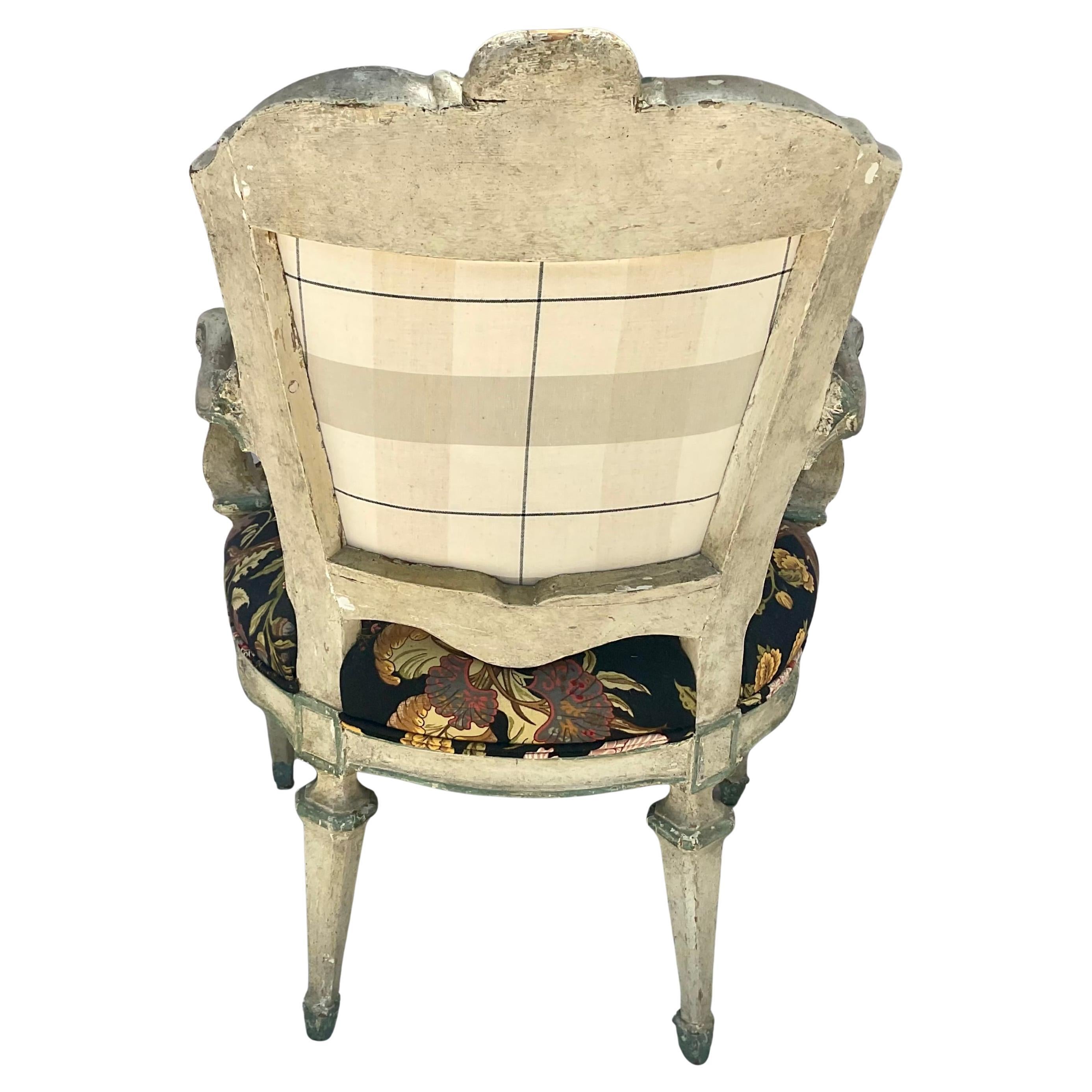Fauteuil italien sculpté et peint en vente 3