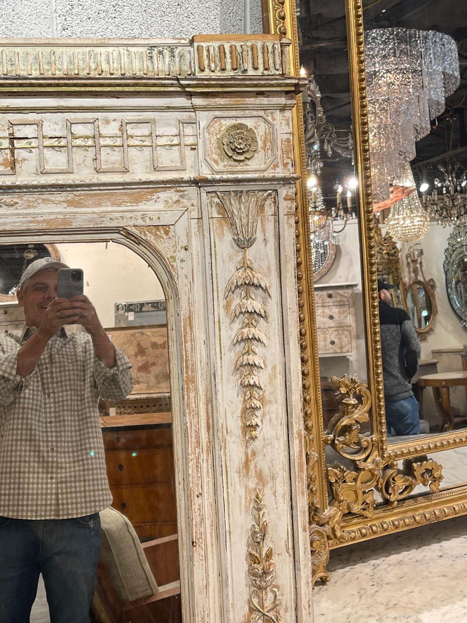 Italian Carved and Painted Neo-Classical Mirror In Good Condition For Sale In Dallas, TX