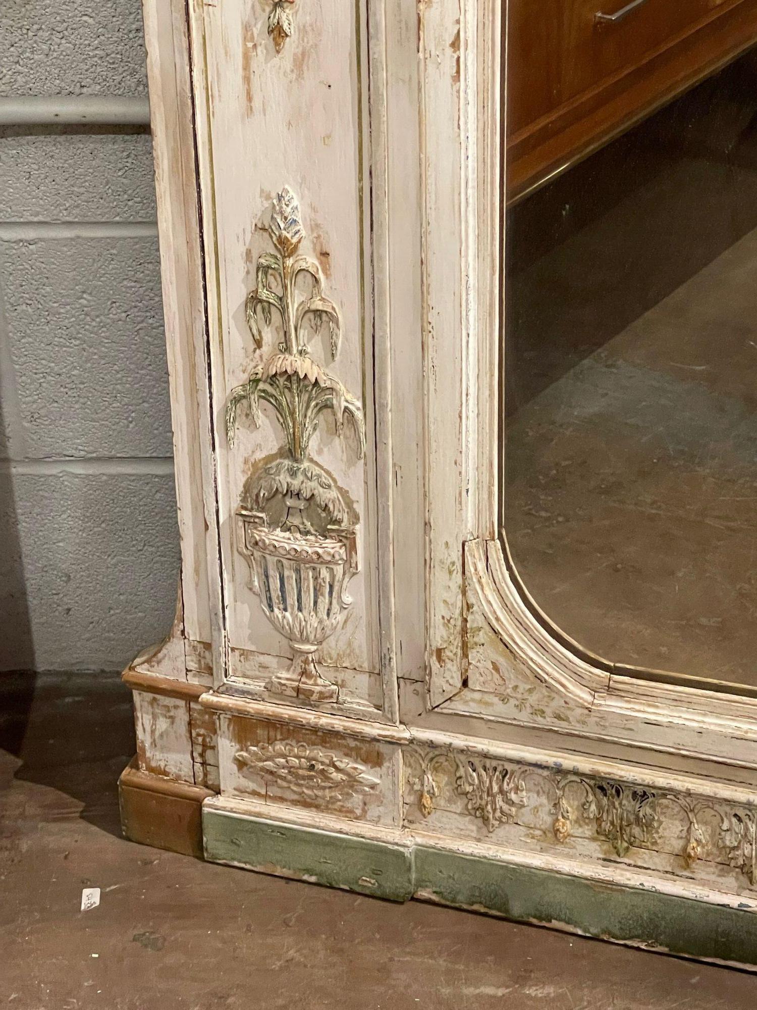 Italian Carved and Painted Neo-Classical Mirror For Sale 2