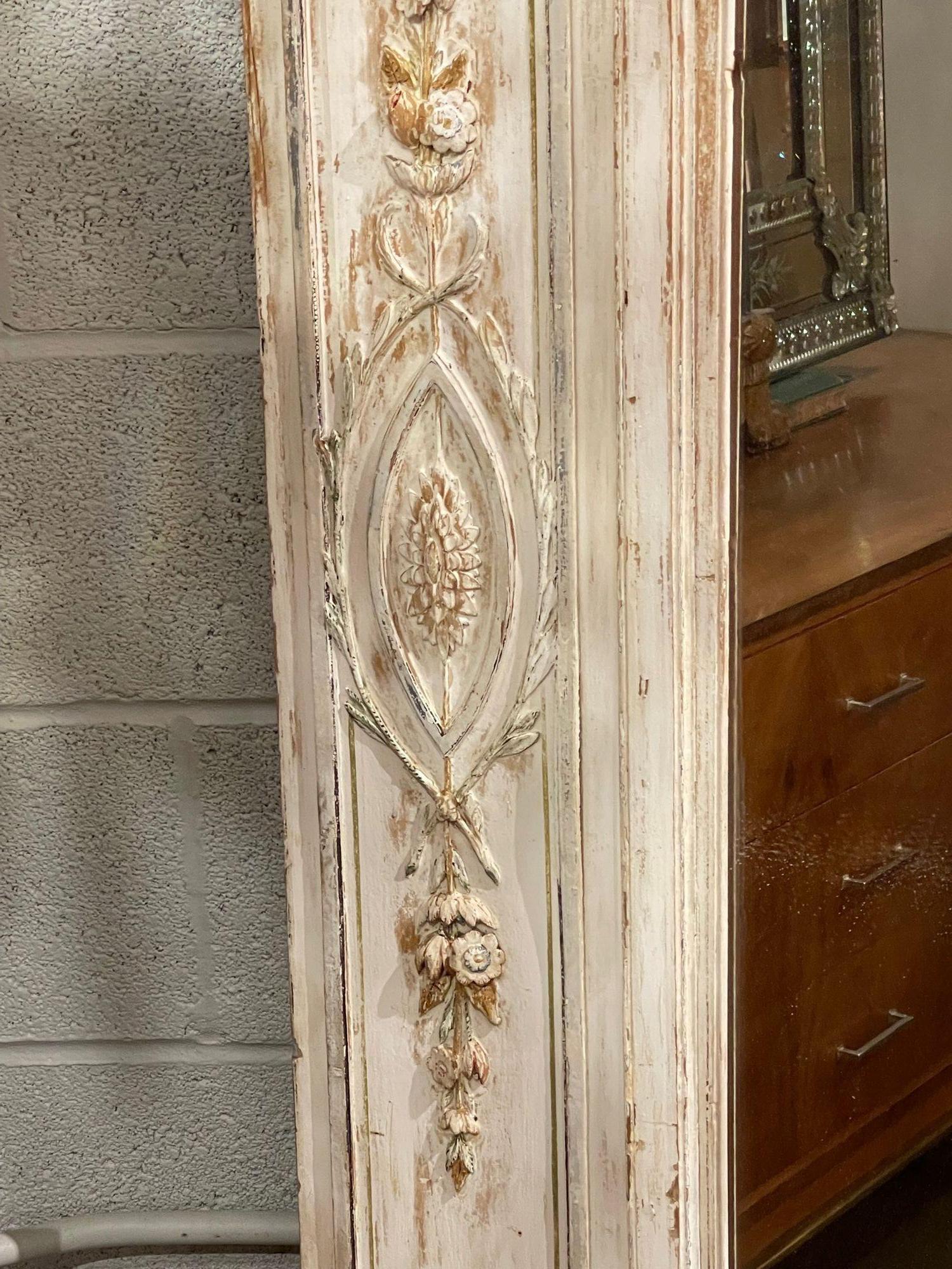 Italian Carved and Painted Neo-Classical Mirror For Sale 3