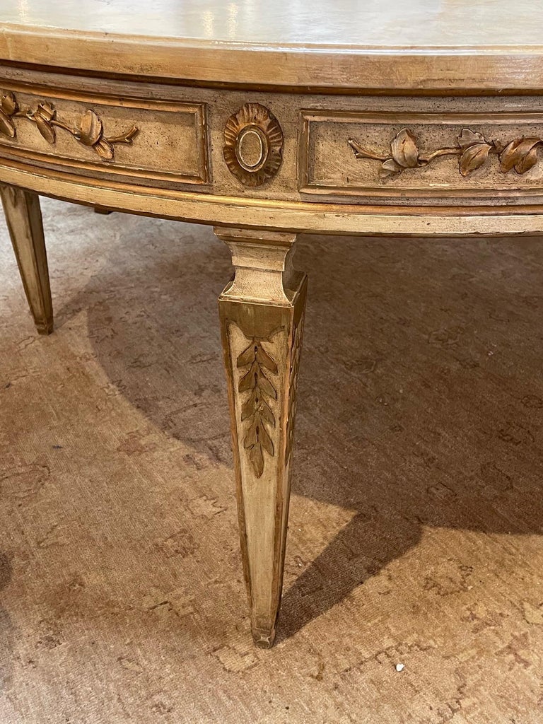 20th Century Italian Carved and Parcel Gilt Neoclassical Dining Table For Sale