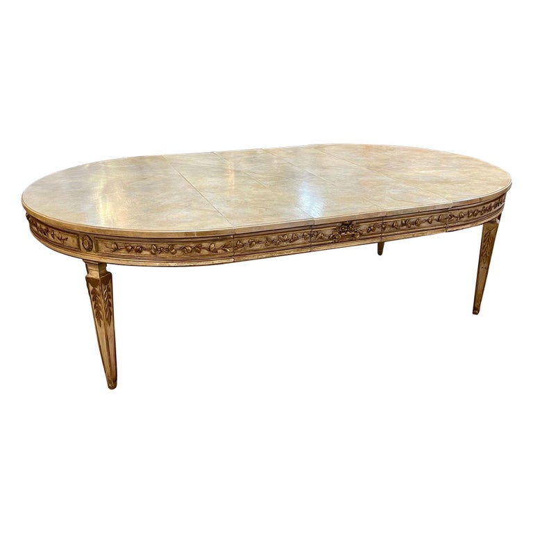 Italian Carved and Parcel Gilt Neoclassical Dining Table For Sale