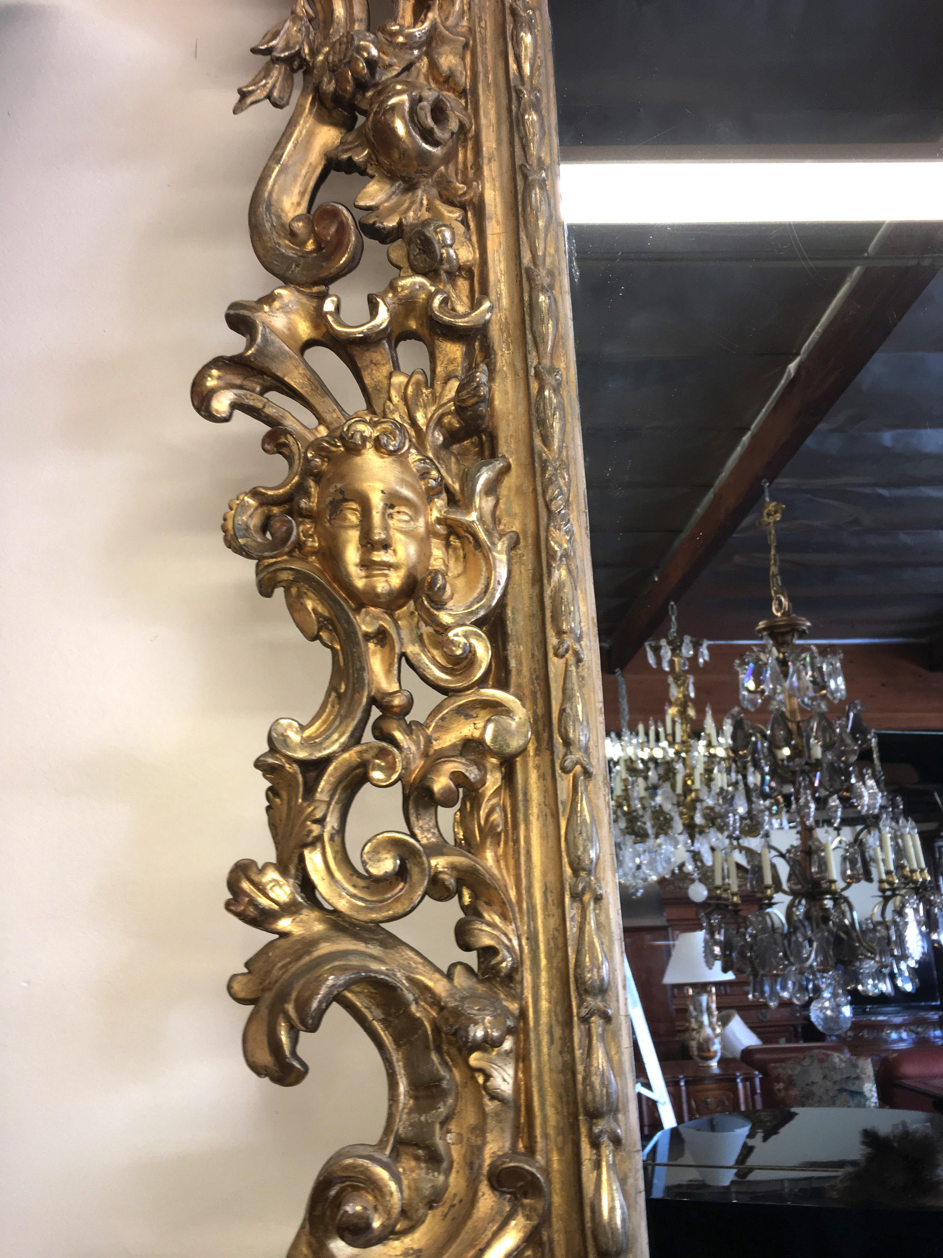 Italian Carved and Water Gilt Mirror of Grand Proportion, circa 1820-1840 For Sale 1