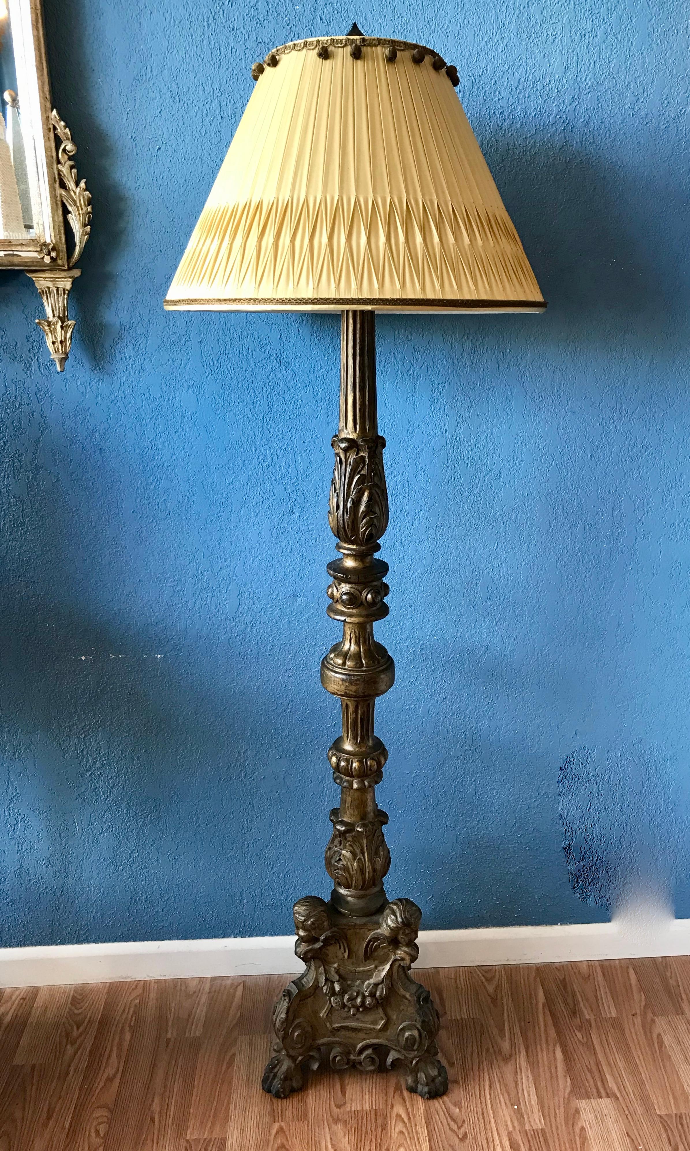 Wood Italian Carved Baroque Floor Lamp
