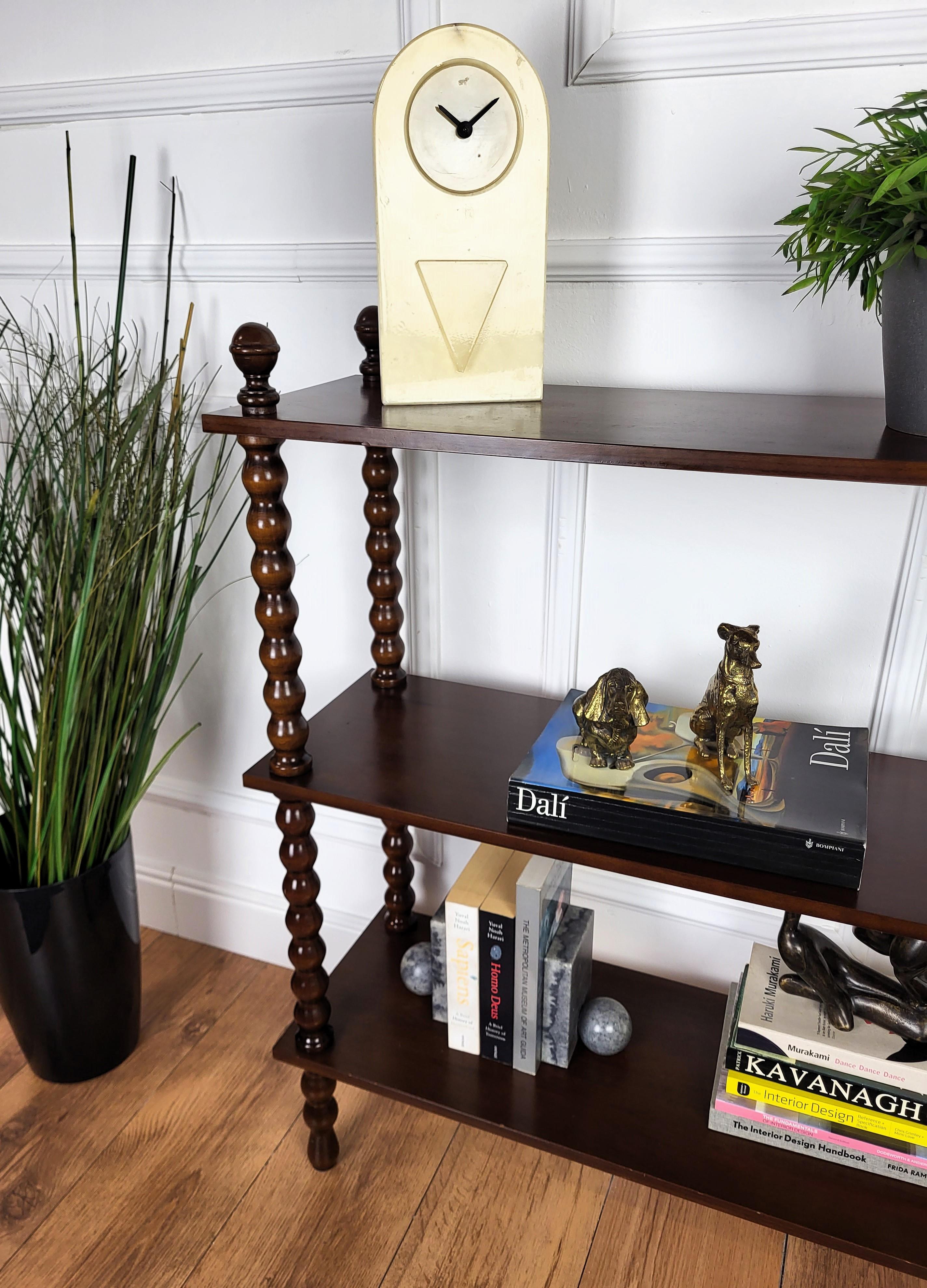 Italian Carved Bobbin Turned Walnut Wood Three Shelves Open Bookcase Library In Good Condition In Carimate, Como