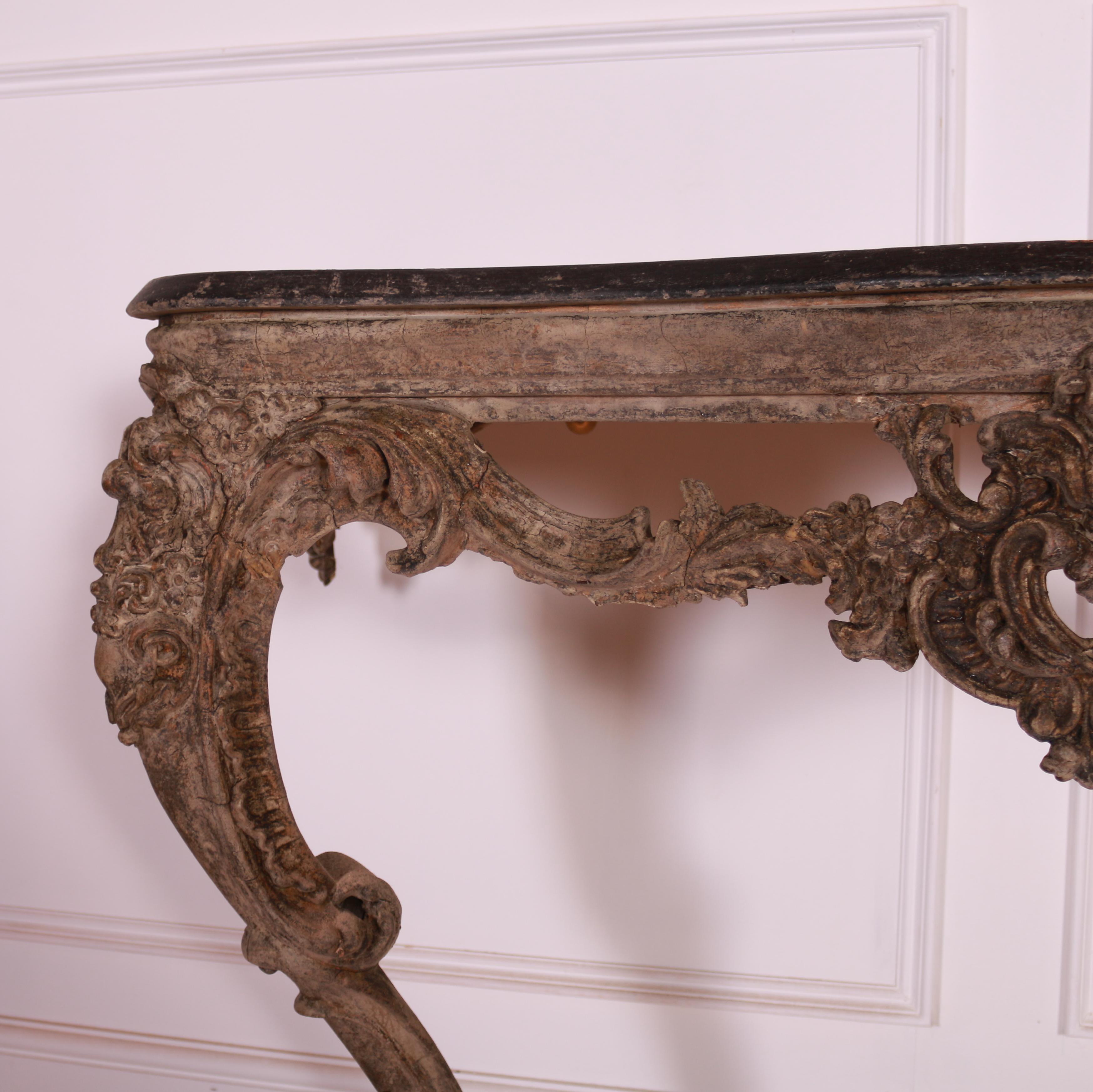 Italian Carved Console Table In Good Condition For Sale In Leamington Spa, Warwickshire