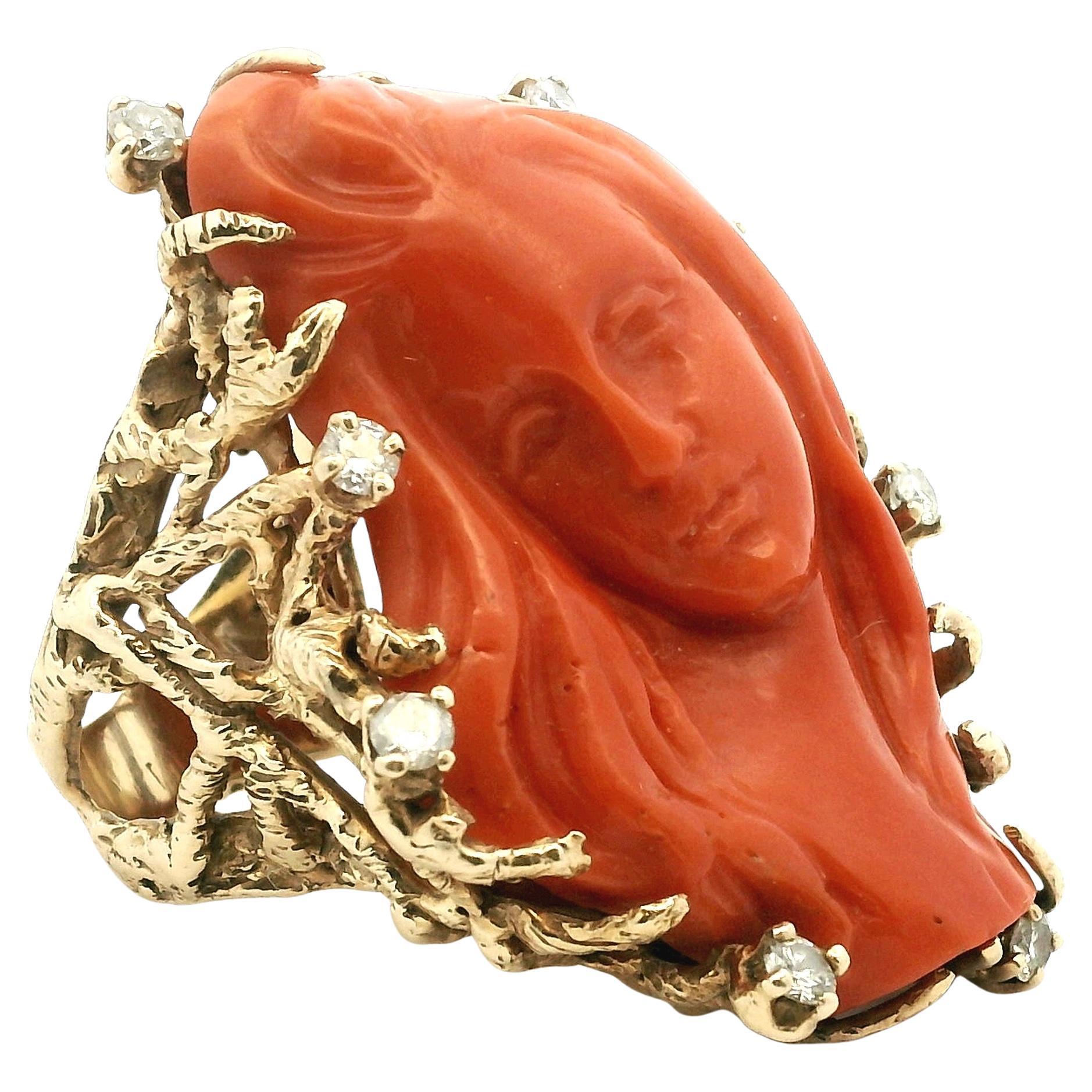 Italian Carved Coral and Diamond Ring in 14K Gold, circa 1970s in vendita