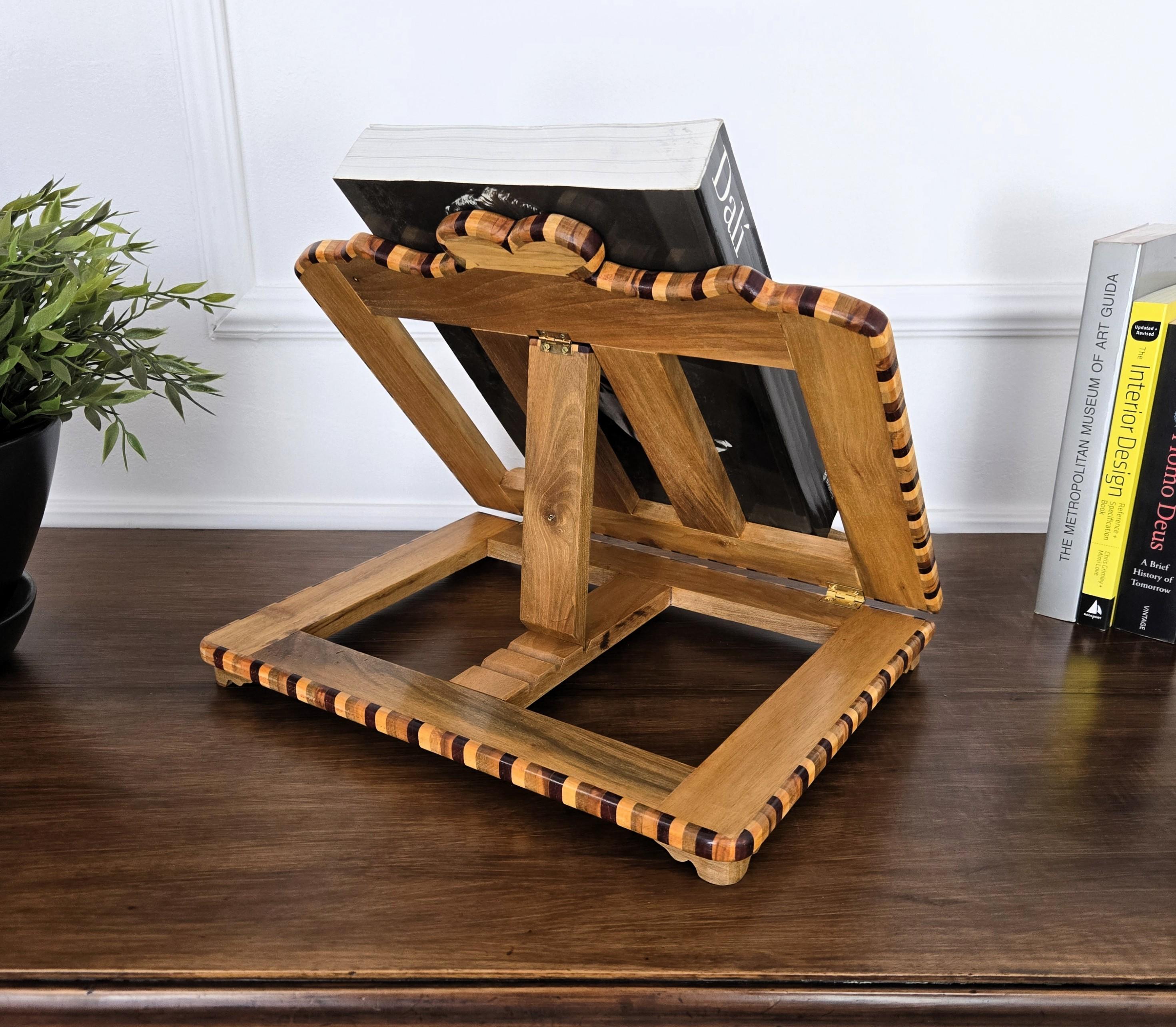 Italian Carved Decorated Adjustable Book Stand Rest (Italienisch) im Angebot