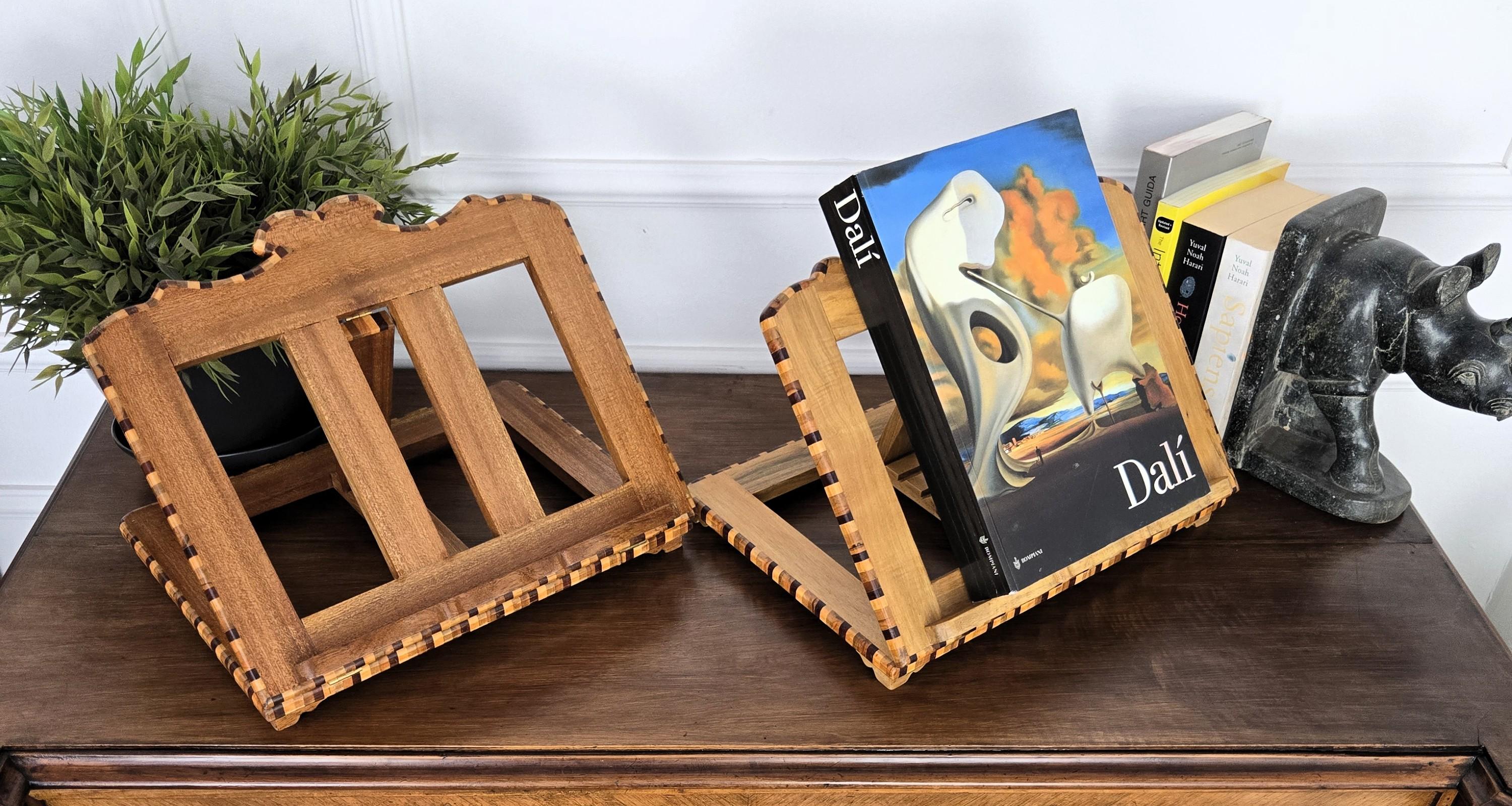 Italian Carved Decorated Adjustable Book Stand Rest (20. Jahrhundert) im Angebot