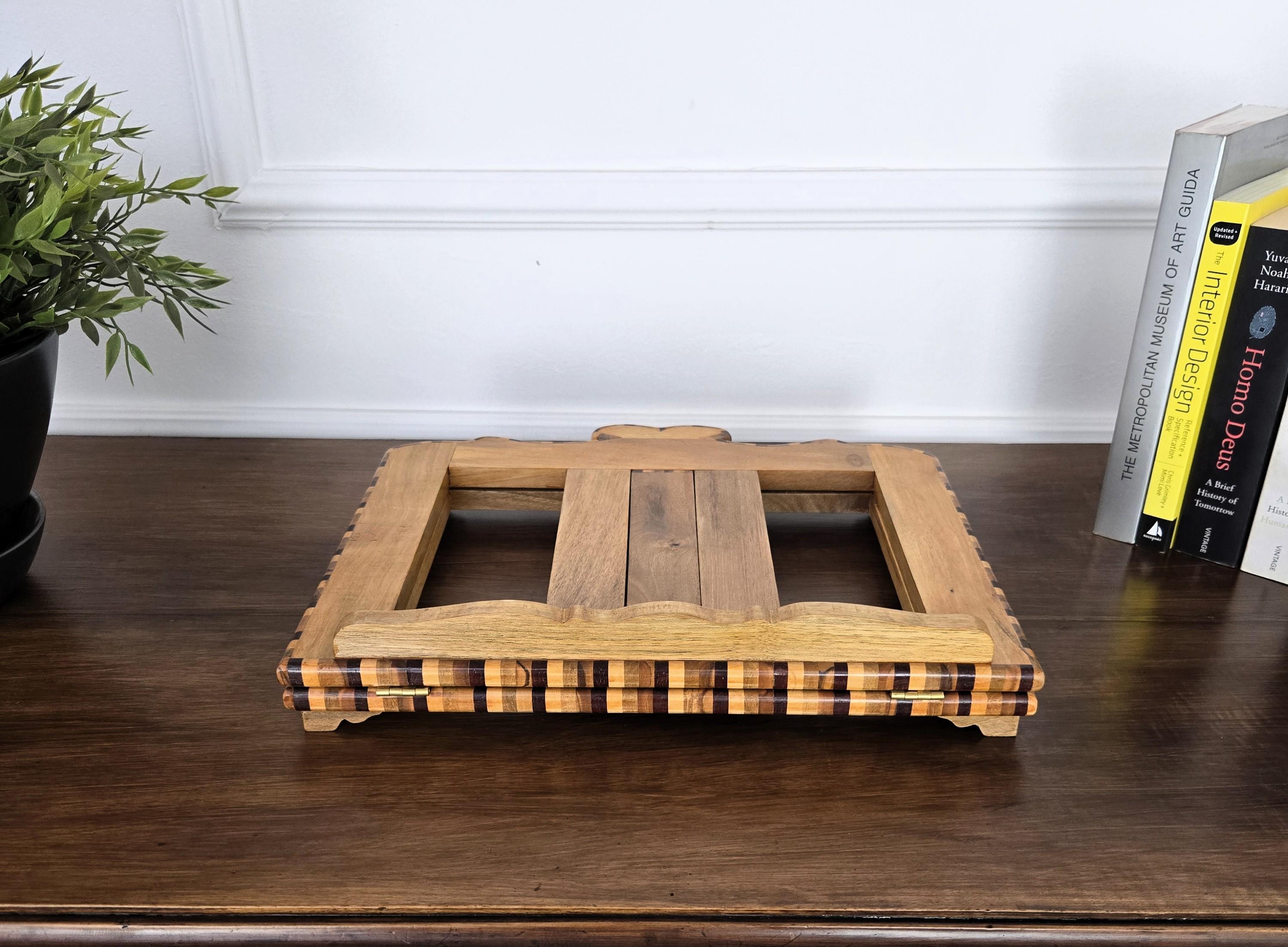 Italian Carved Decorated Adjustable Book Stand Rest (Holz) im Angebot