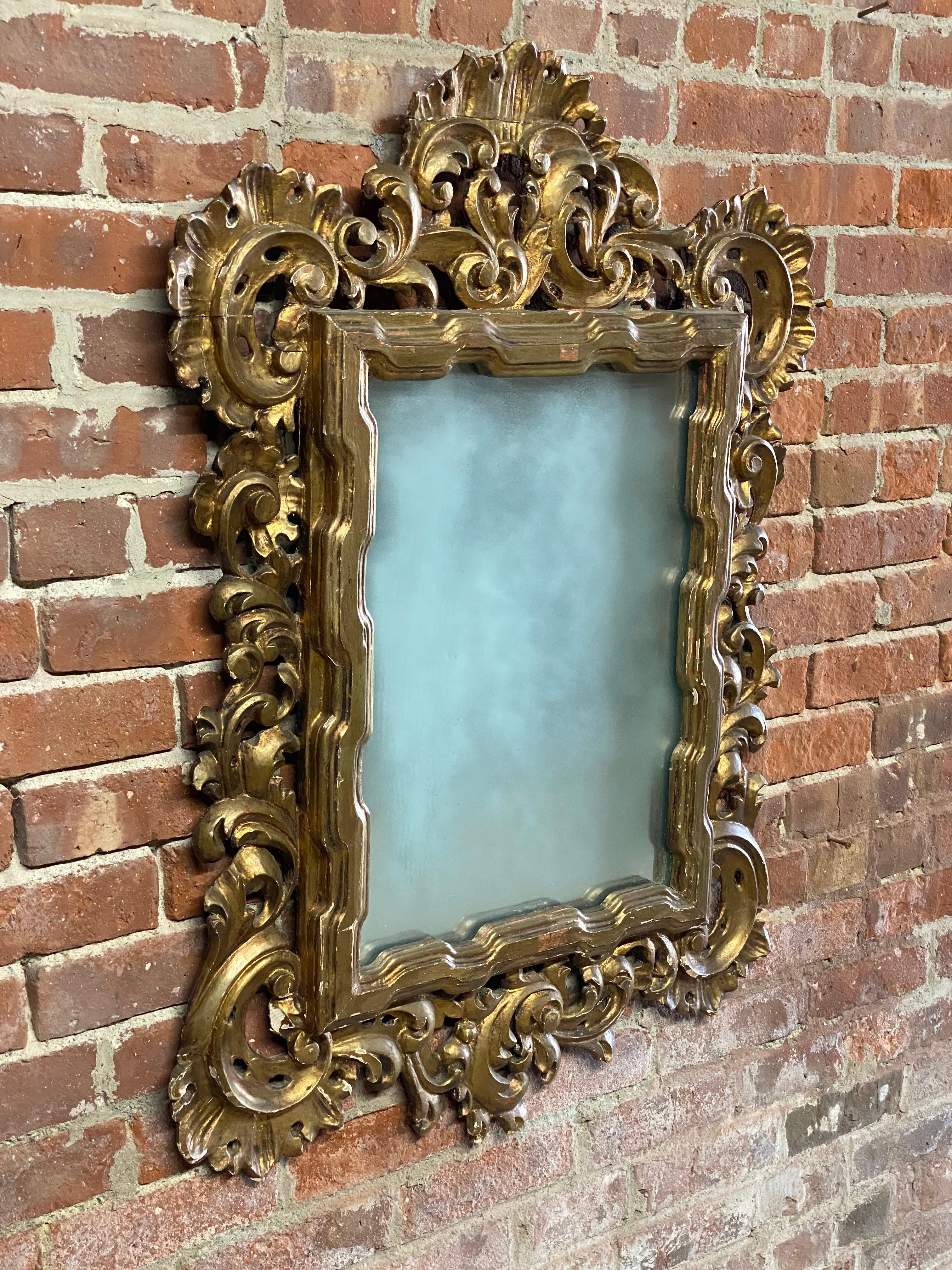 Italian Carved Gilt Baroque Style Mirror In Good Condition In Garnerville, NY