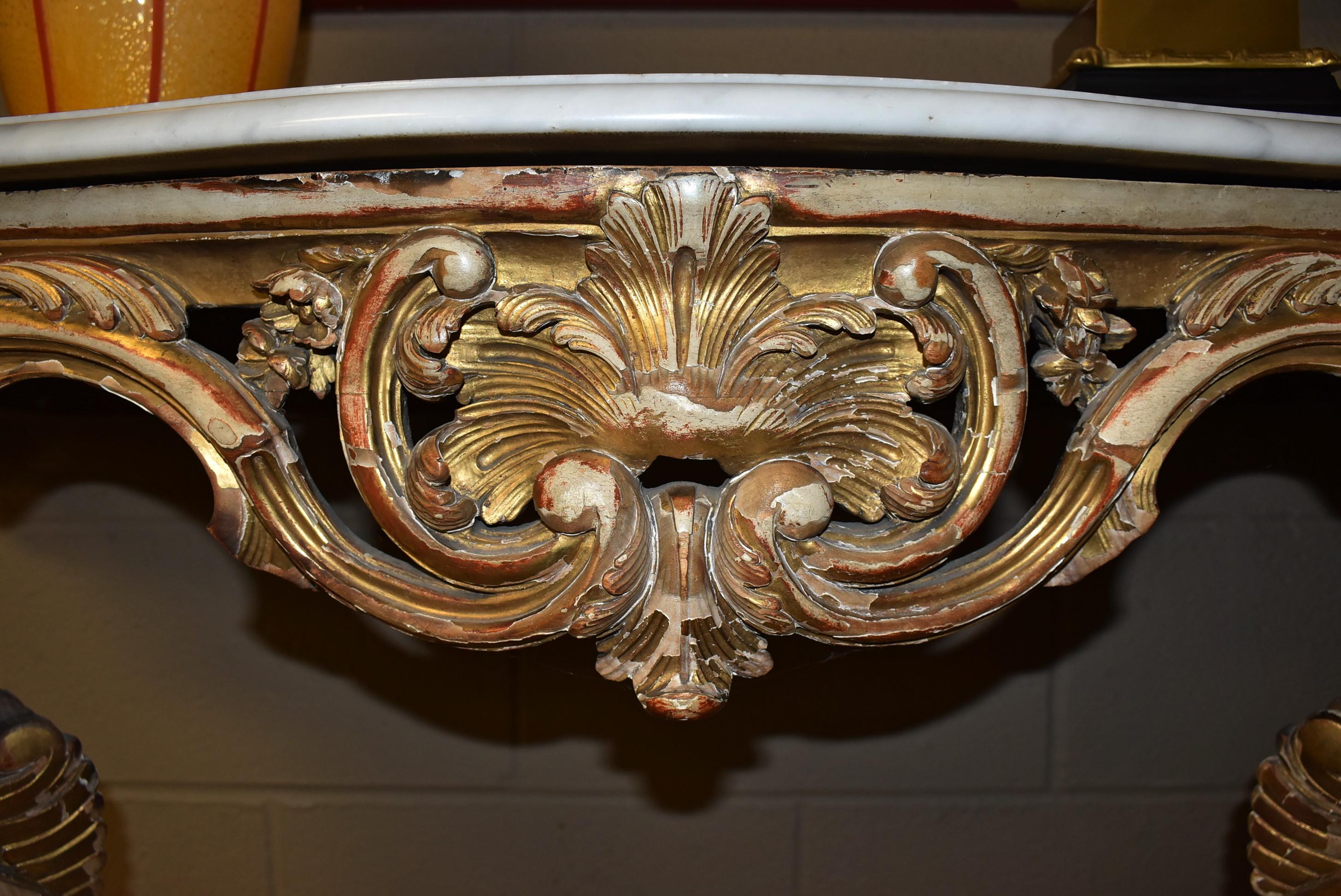 Italian Carved Gilt & Red Painted Wood Wall Mount Marble Top Table Shell Detail In Good Condition In Toledo, OH