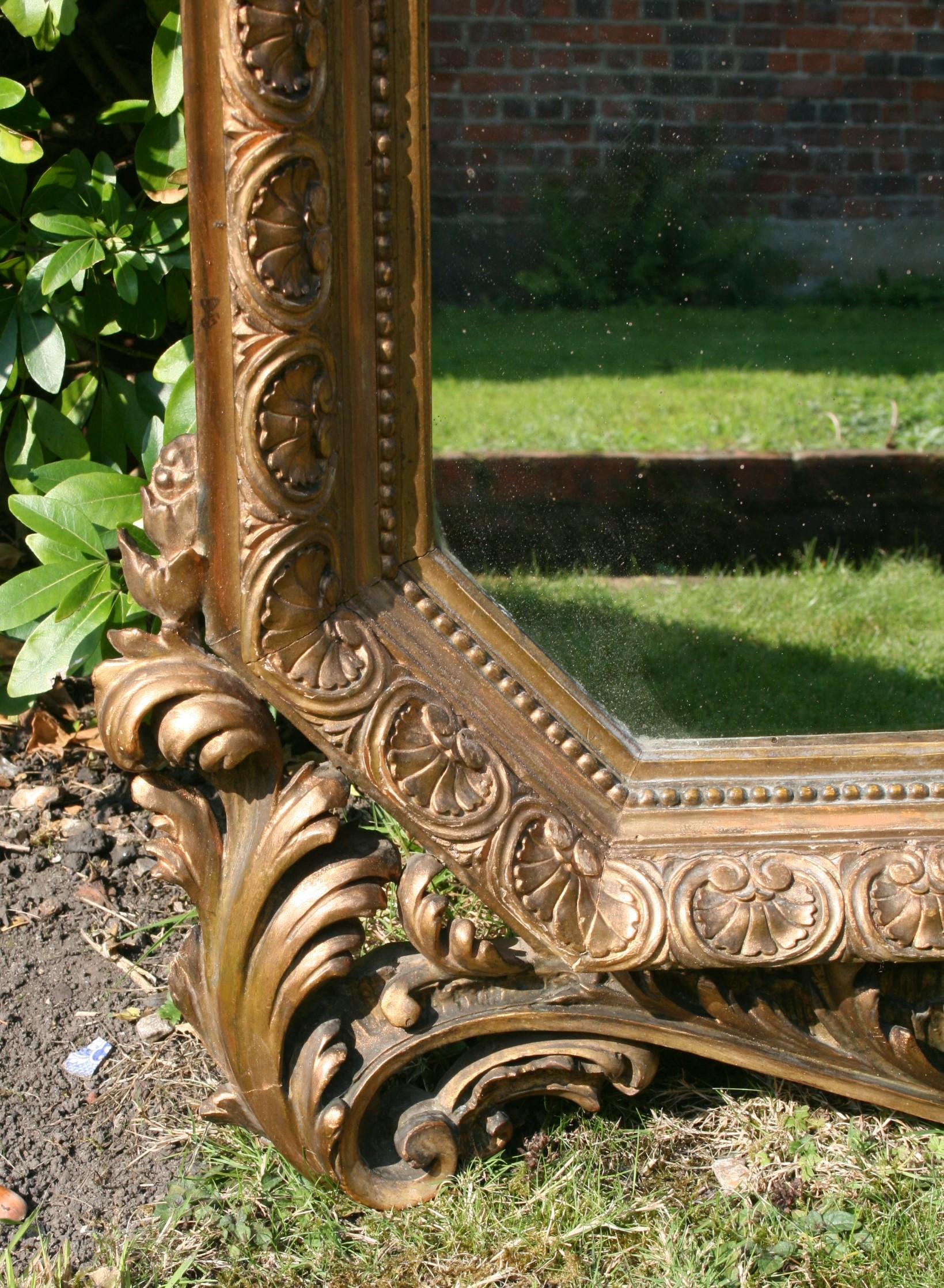 Hand-Carved Italian Carved Giltwood Mirror For Sale