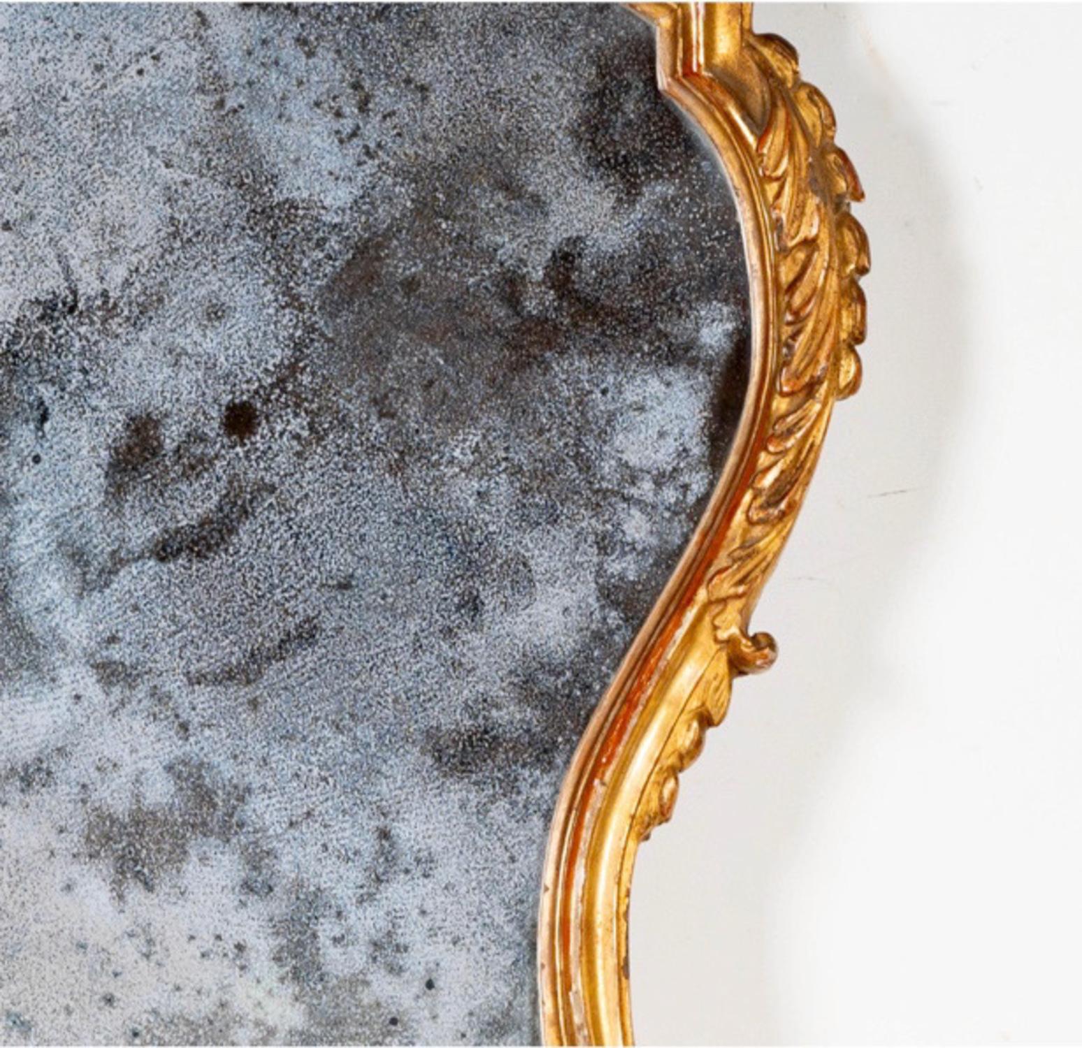 Specchio a cartiglio in legno dorato intagliato, 1770-1790 ca. in vendita 2