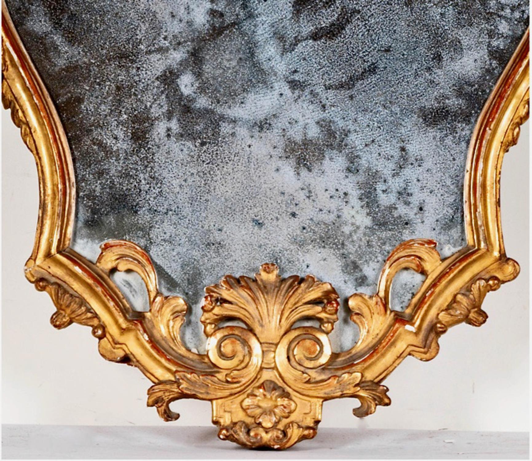 Specchio a cartiglio in legno dorato intagliato, 1770-1790 ca. in vendita 3