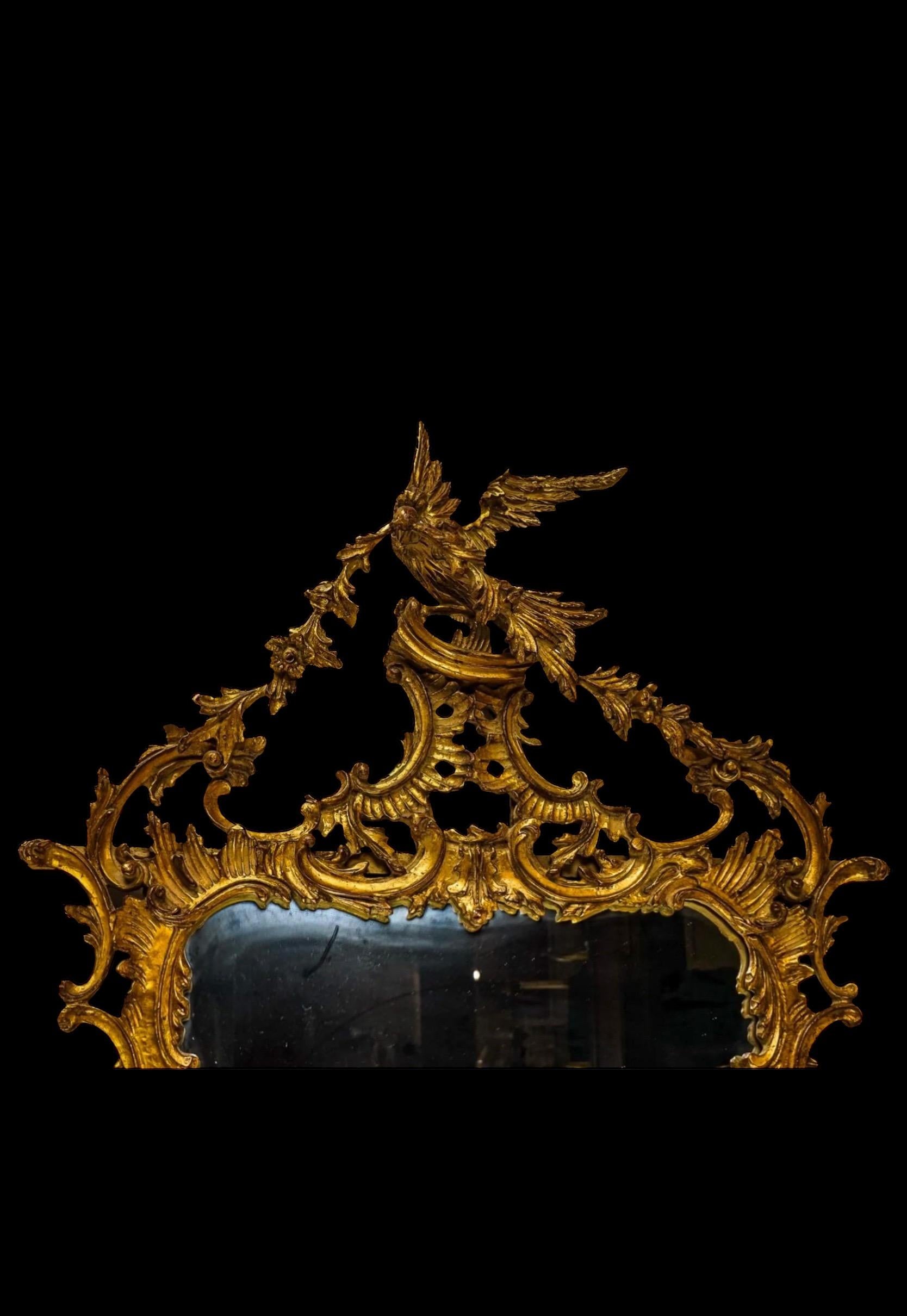 Italian Carved Giltwood Chinese Chippendale Style Mirror By Carver’s Guild In Good Condition For Sale In Kennesaw, GA