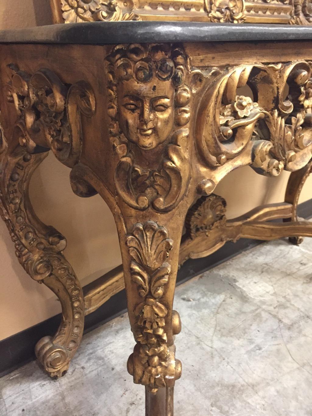 Console et miroir en bois doré sculpté italien Bon état à Cypress, CA