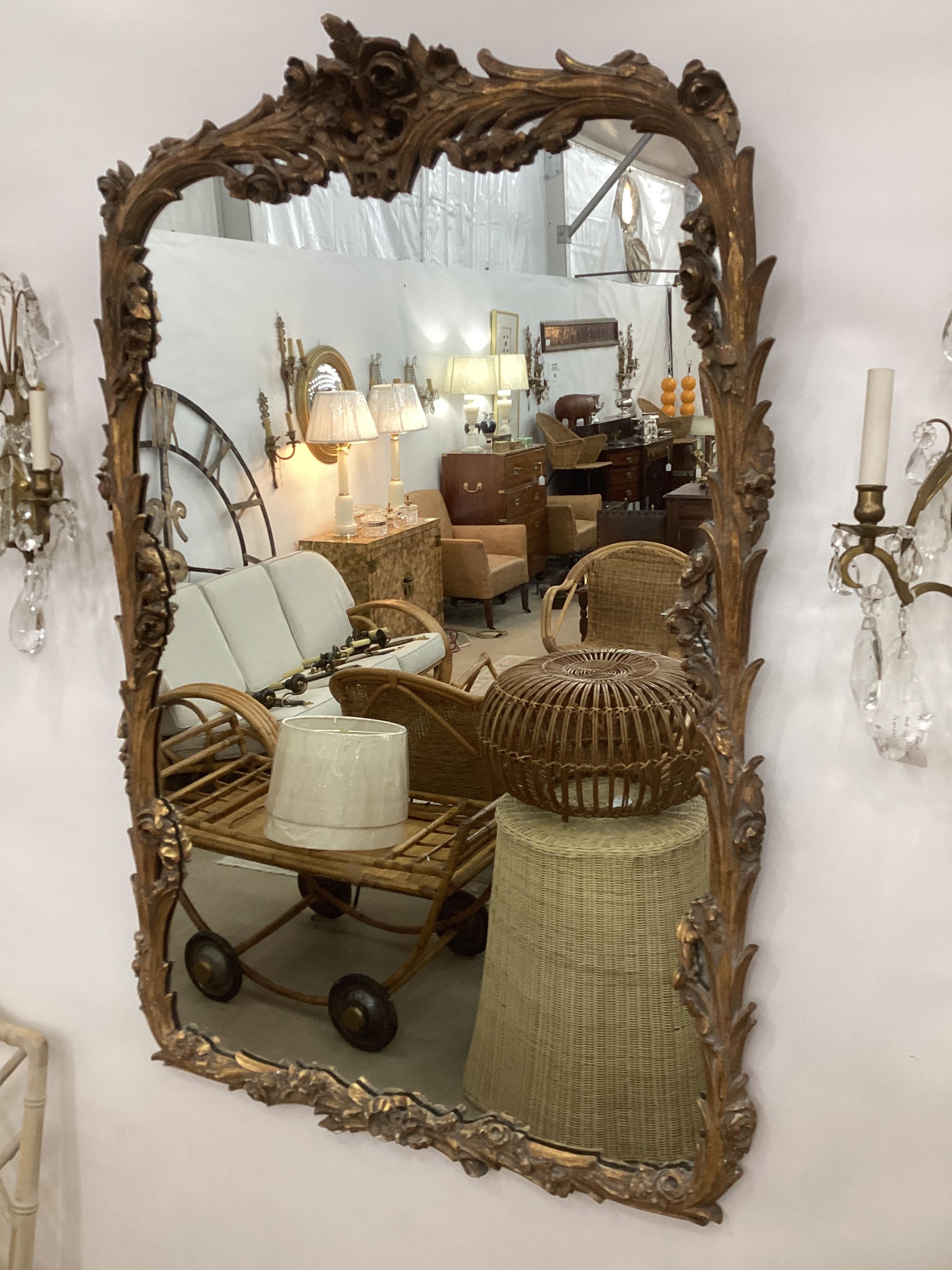 Italian Carved Giltwood Mirror In Good Condition For Sale In Chapel Hill, NC