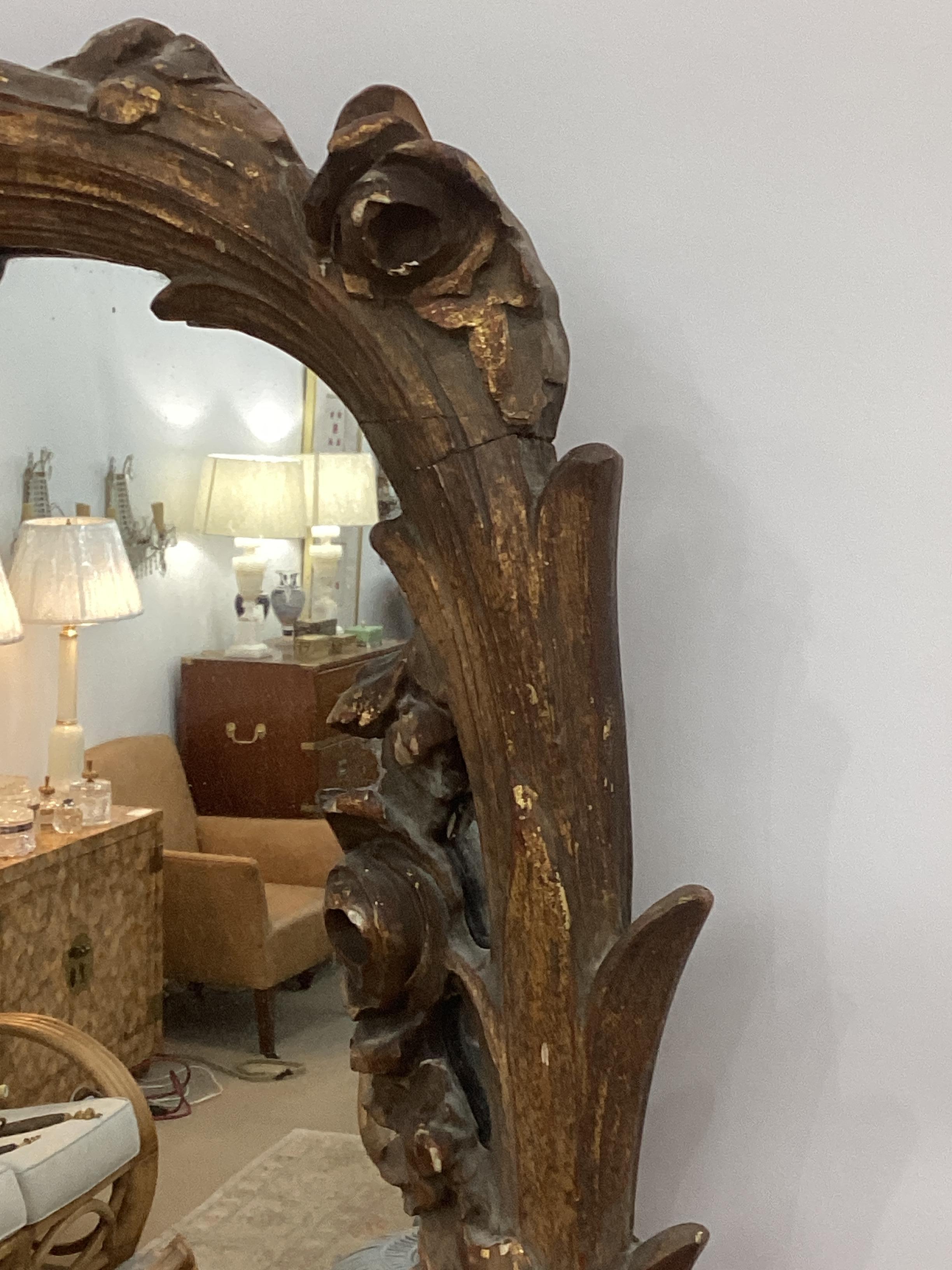 Italian Carved Giltwood Mirror For Sale 2