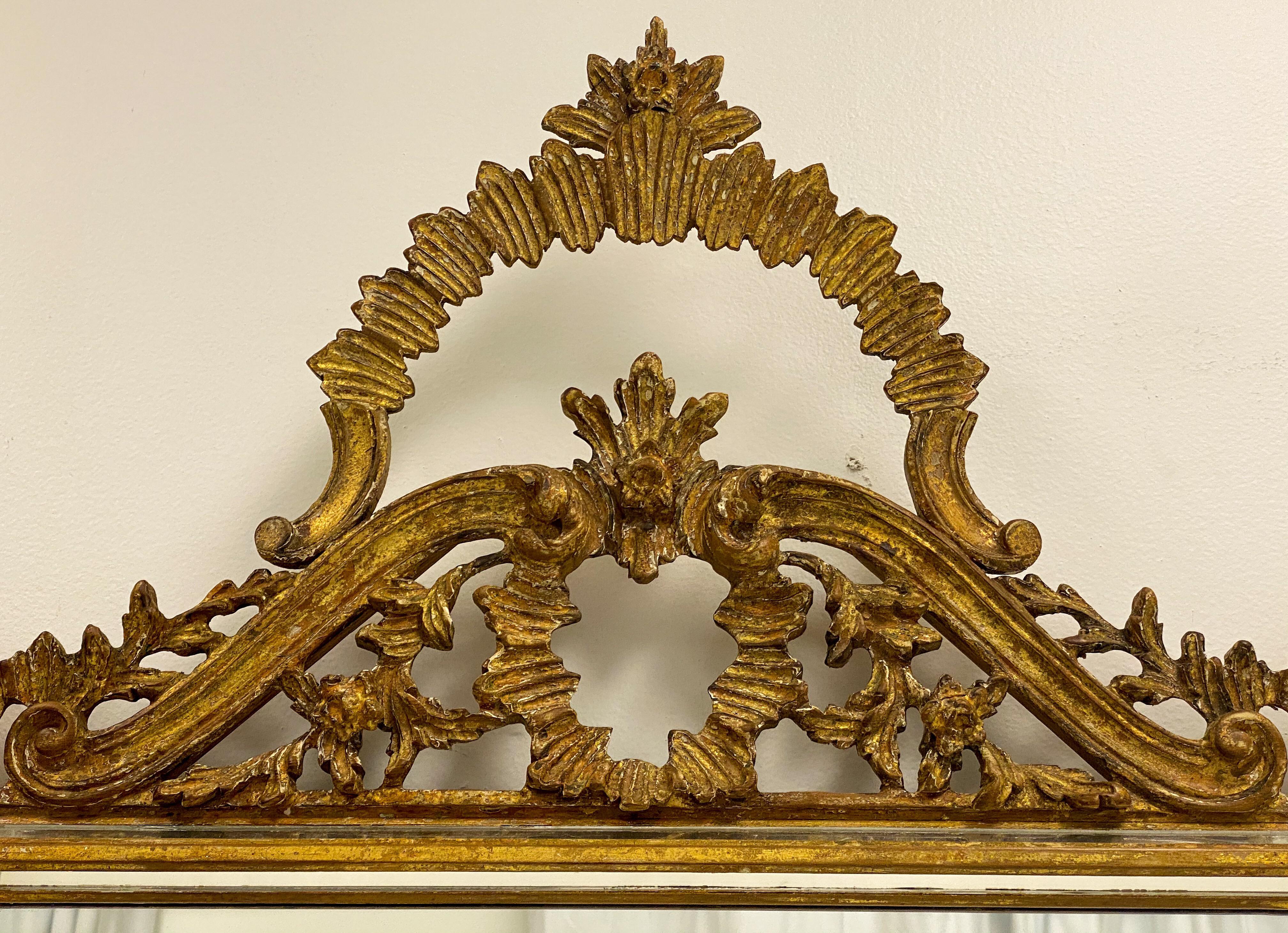 Italian Carved Giltwood Rococo Style Mirror by Labarge In Good Condition For Sale In Kennesaw, GA