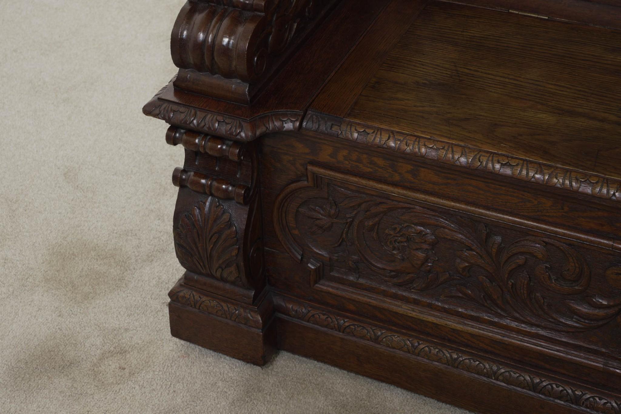 Banc d'entrée italien sculpté Renaissance Oak Settle en vente 7