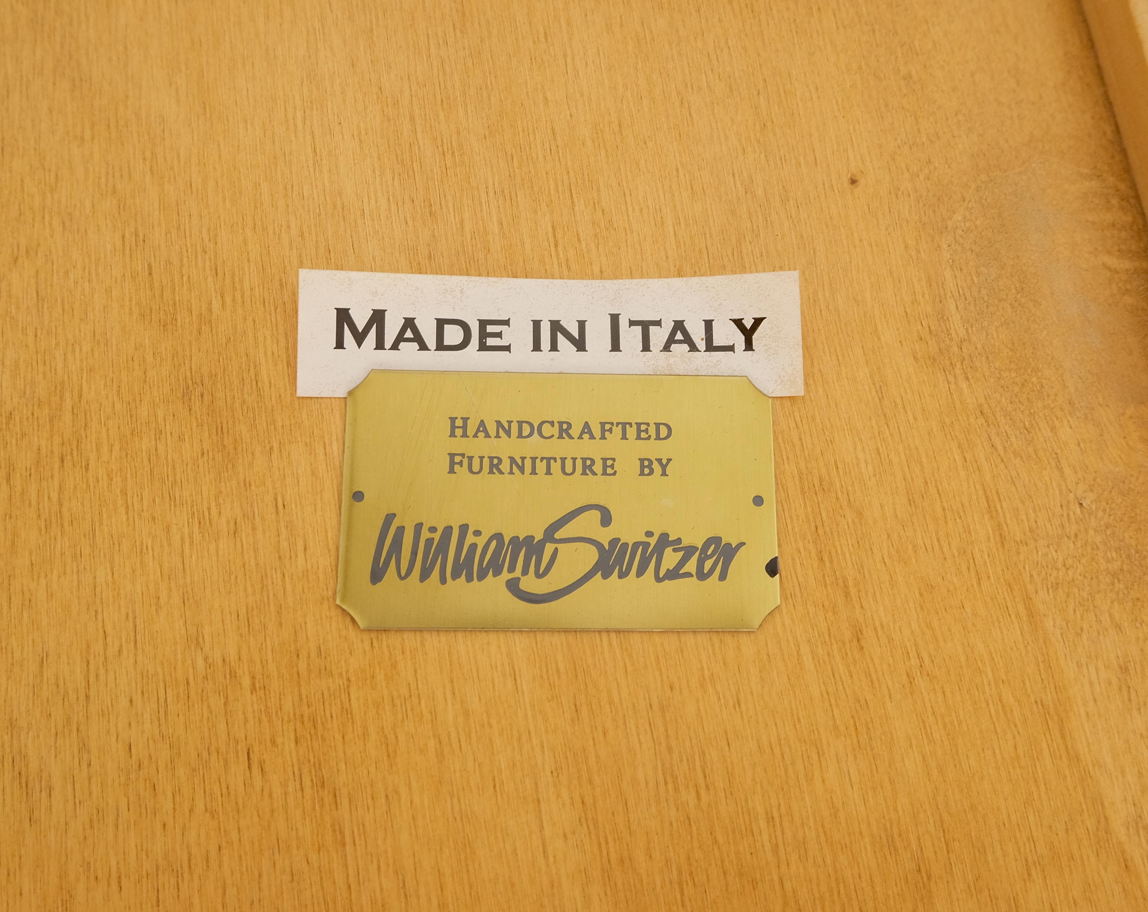 Italienisch geschnitzt Huf Füße Licht Blond Wurzelholz Eine Schublade Schreibtisch Galerie Intarsien  im Angebot 10