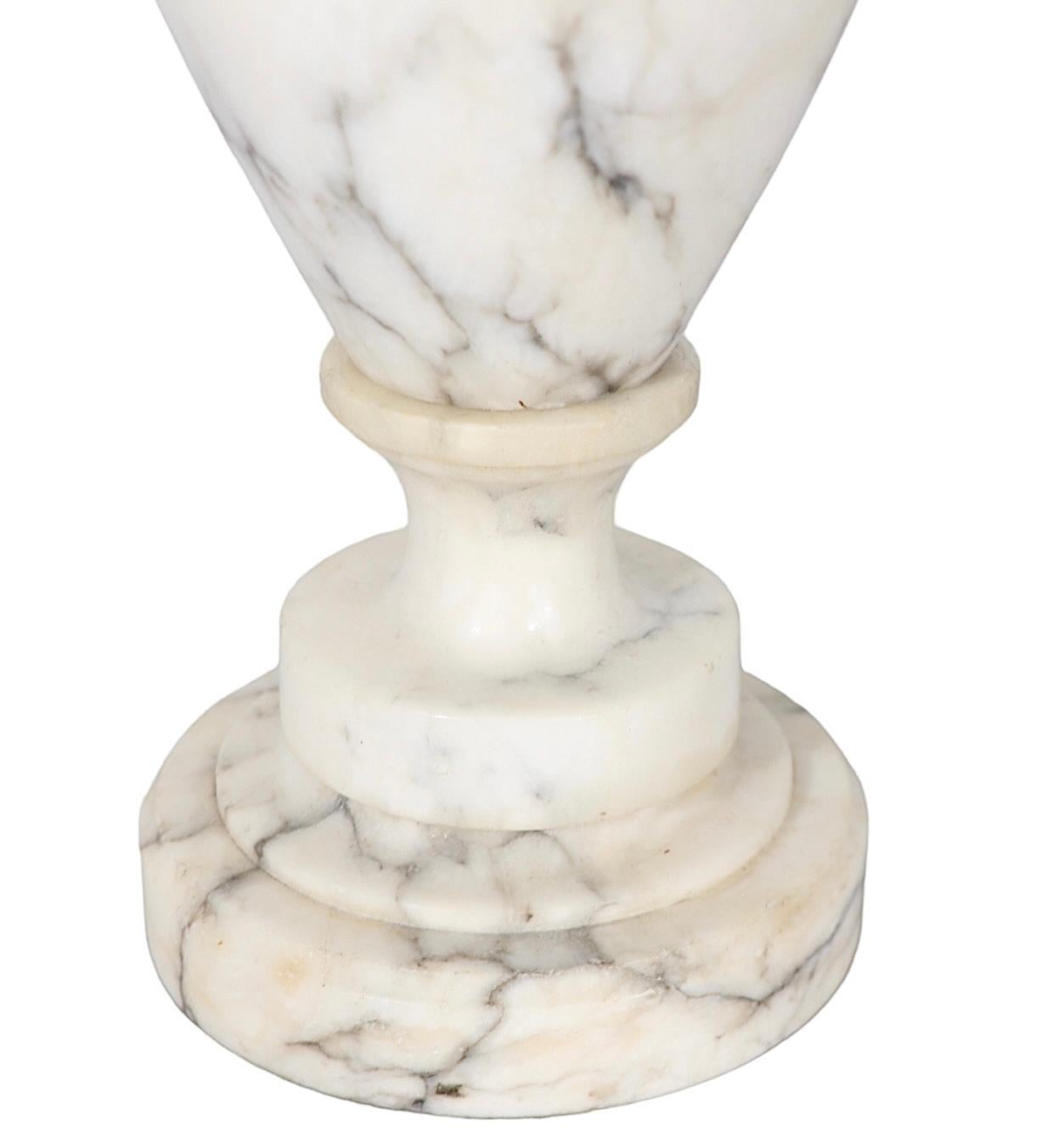 Italian Carved Marble Alabaster Classical Style Table Lamp  For Sale 4