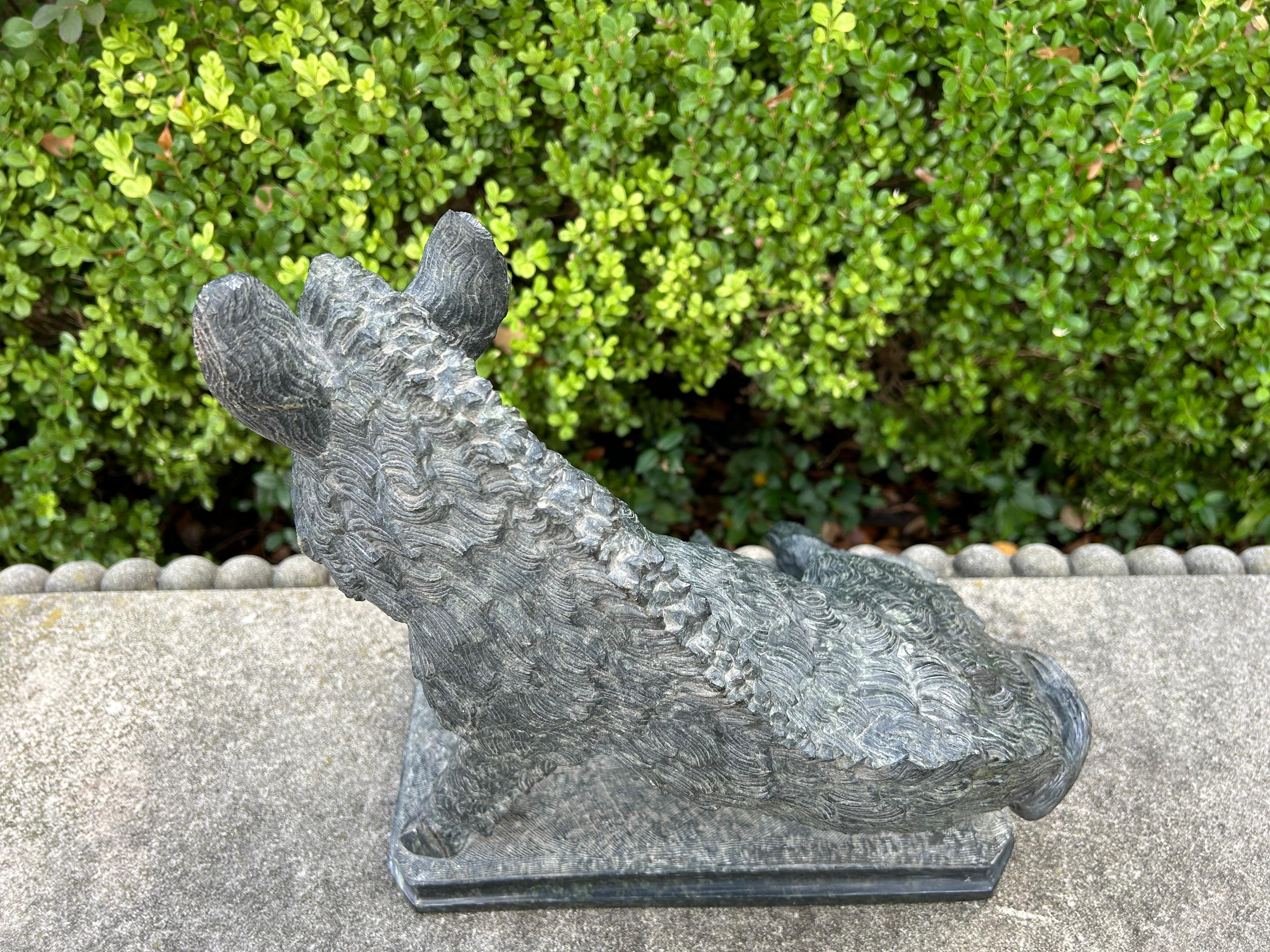 Escultura italiana tallada en mármol de jabalí en venta 3