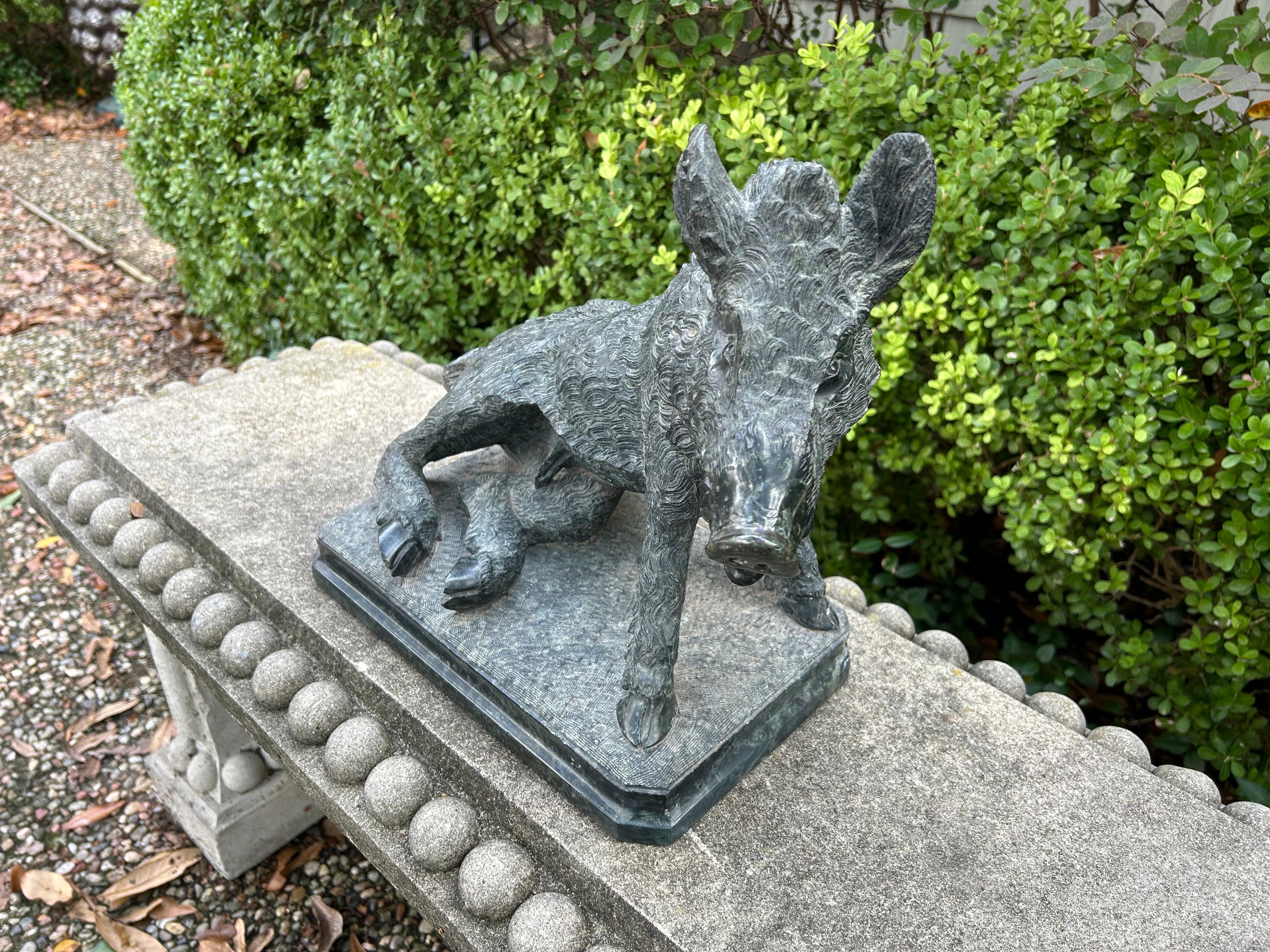 Escultura italiana tallada en mármol de jabalí en Bueno estado para la venta en Houston, TX