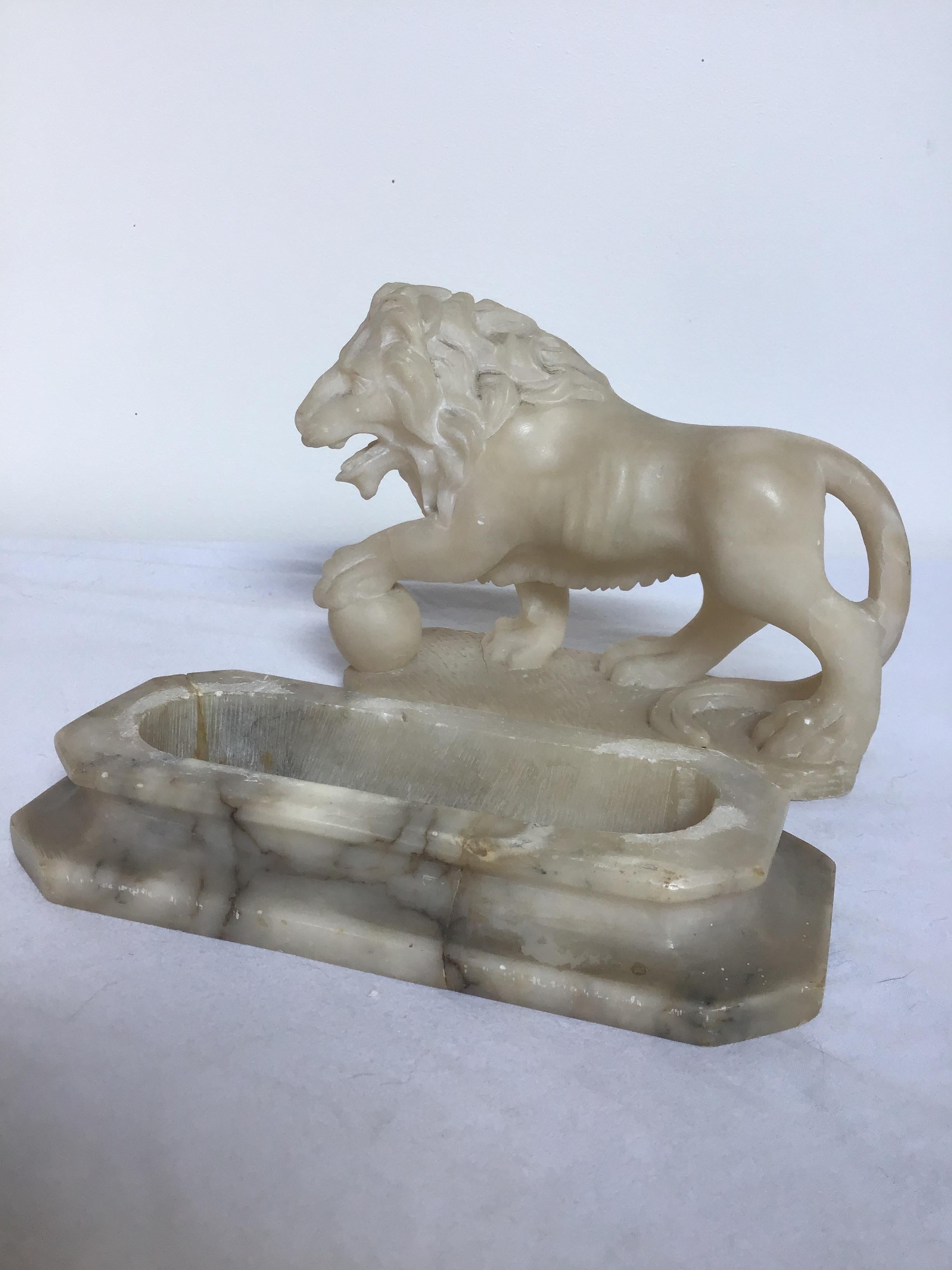 Italian Carved Marble Lion on Base In Good Condition In Tarrytown, NY