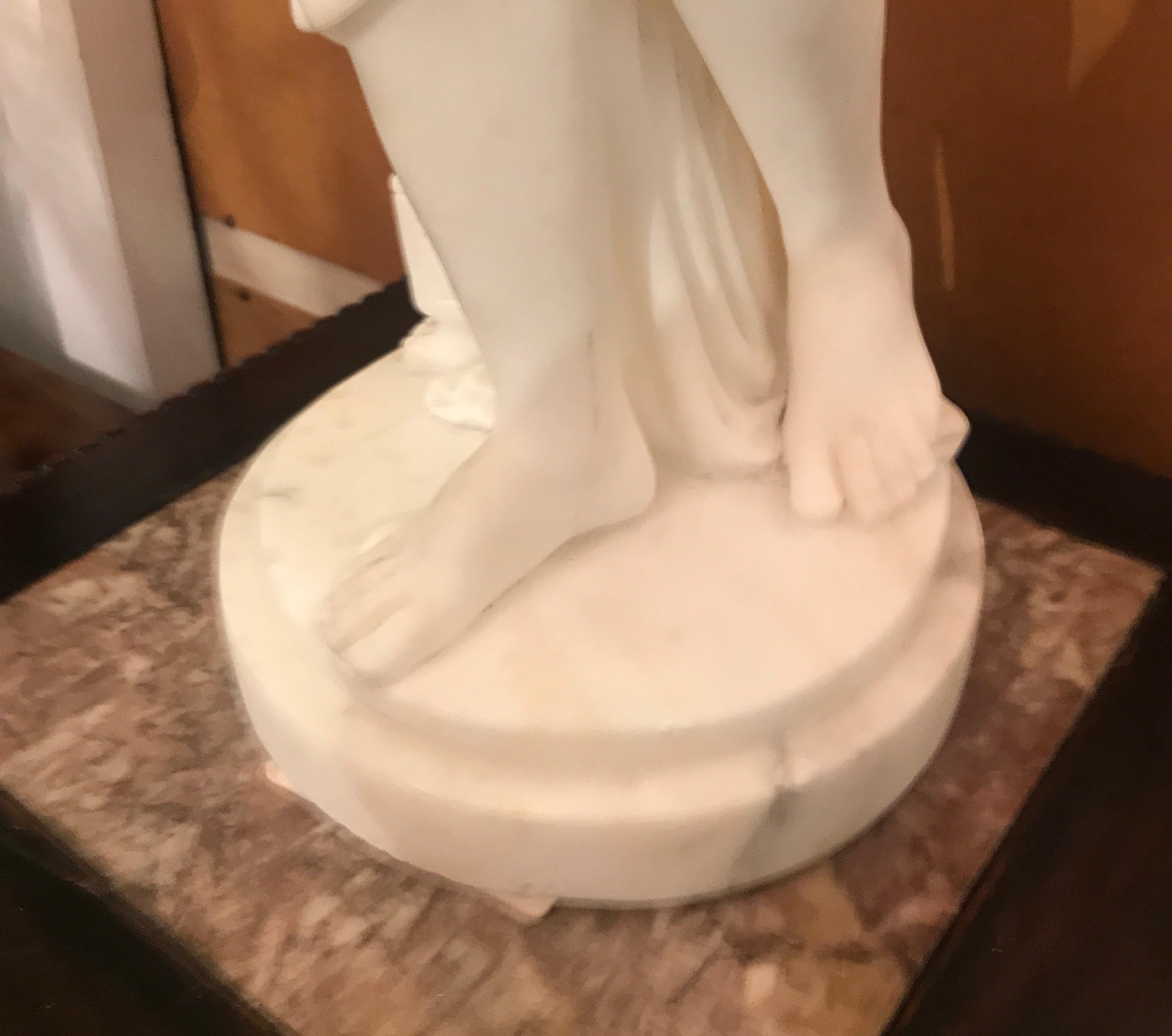 Italian Carved Marble Neoclassical Sculpture In Good Condition In Lambertville, NJ