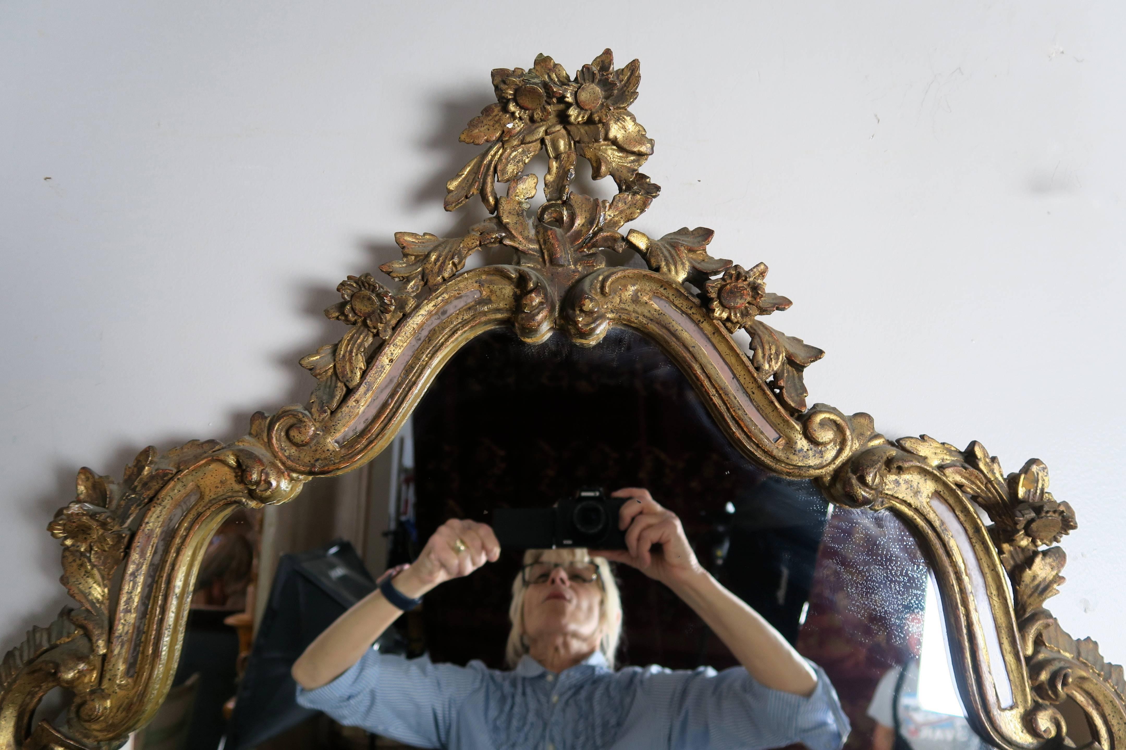 Italian Carved Rococo Style Giltwood Mirror 8
