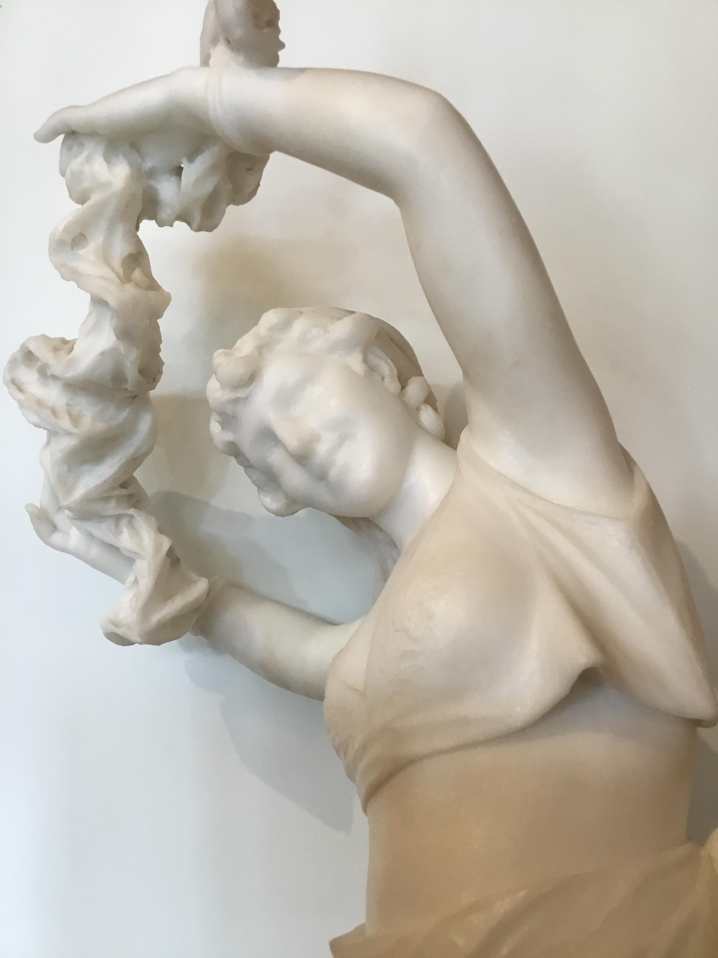 Italian Carved Statue of Odalisque in Marble, 19th Century For Sale 1