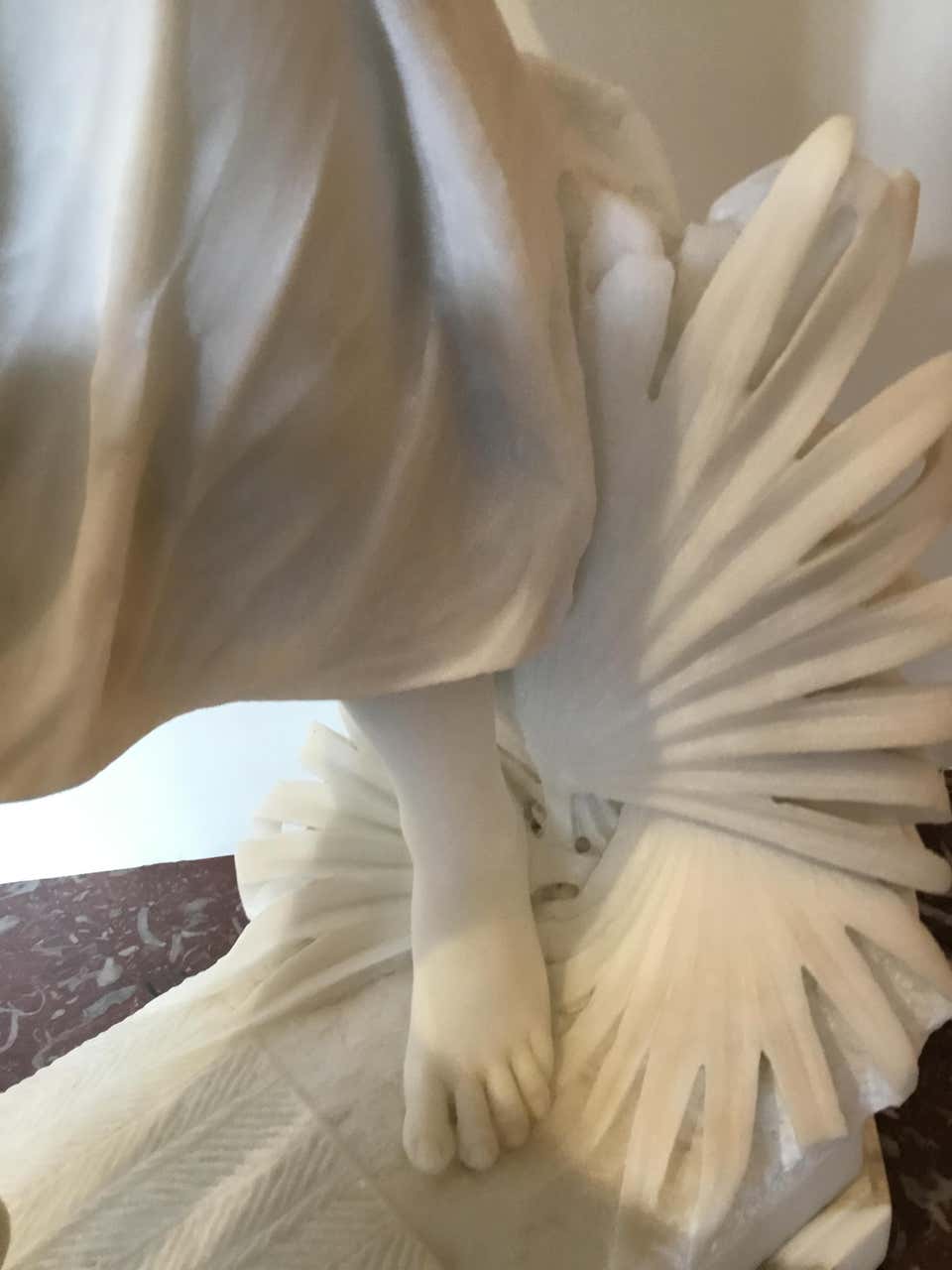 Italian Carved Statue of Odalisque in Marble, 19th Century For Sale 2