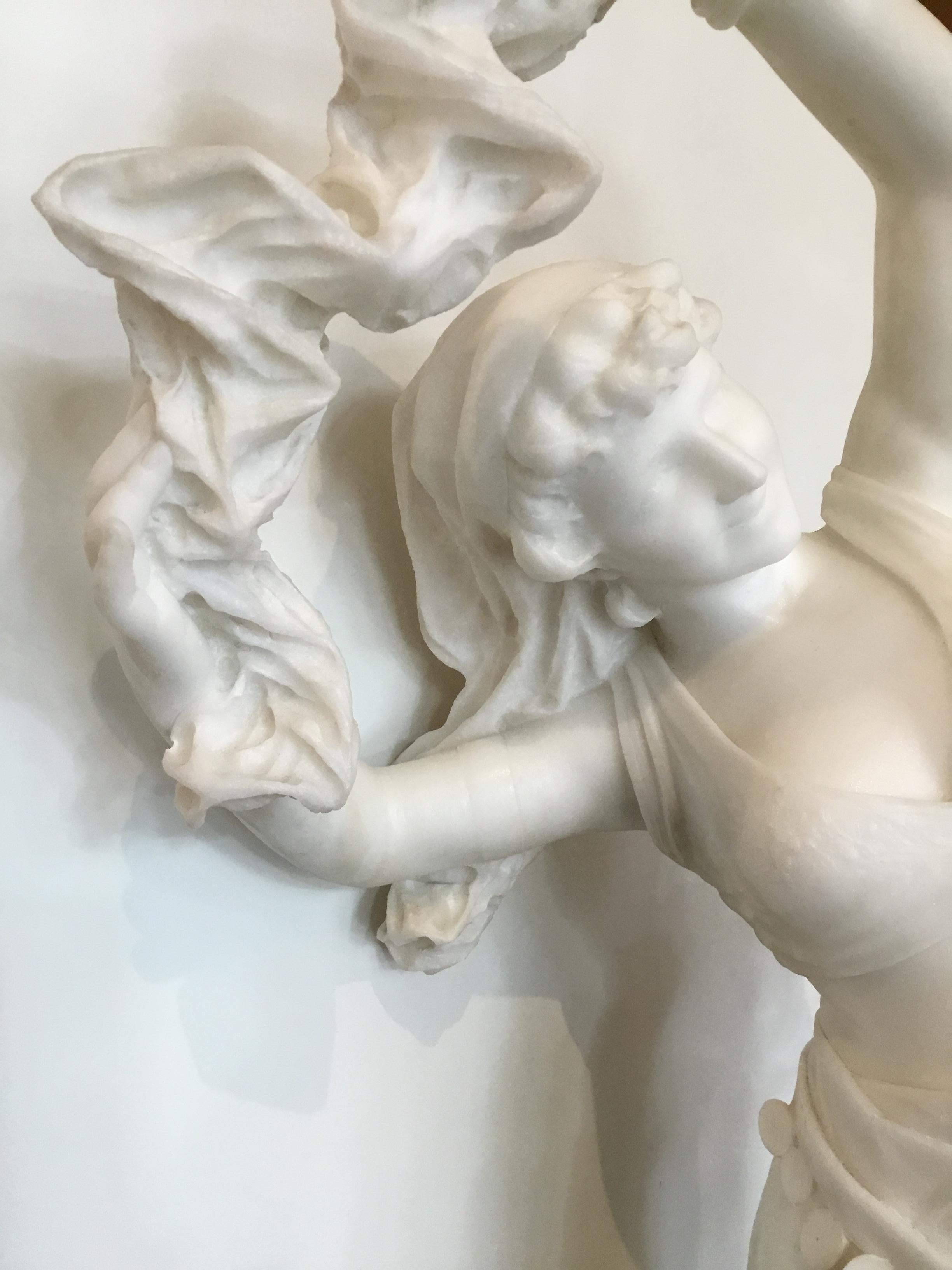 Italian Carved Statue of Odalisque in Marble, 19th Century For Sale 3