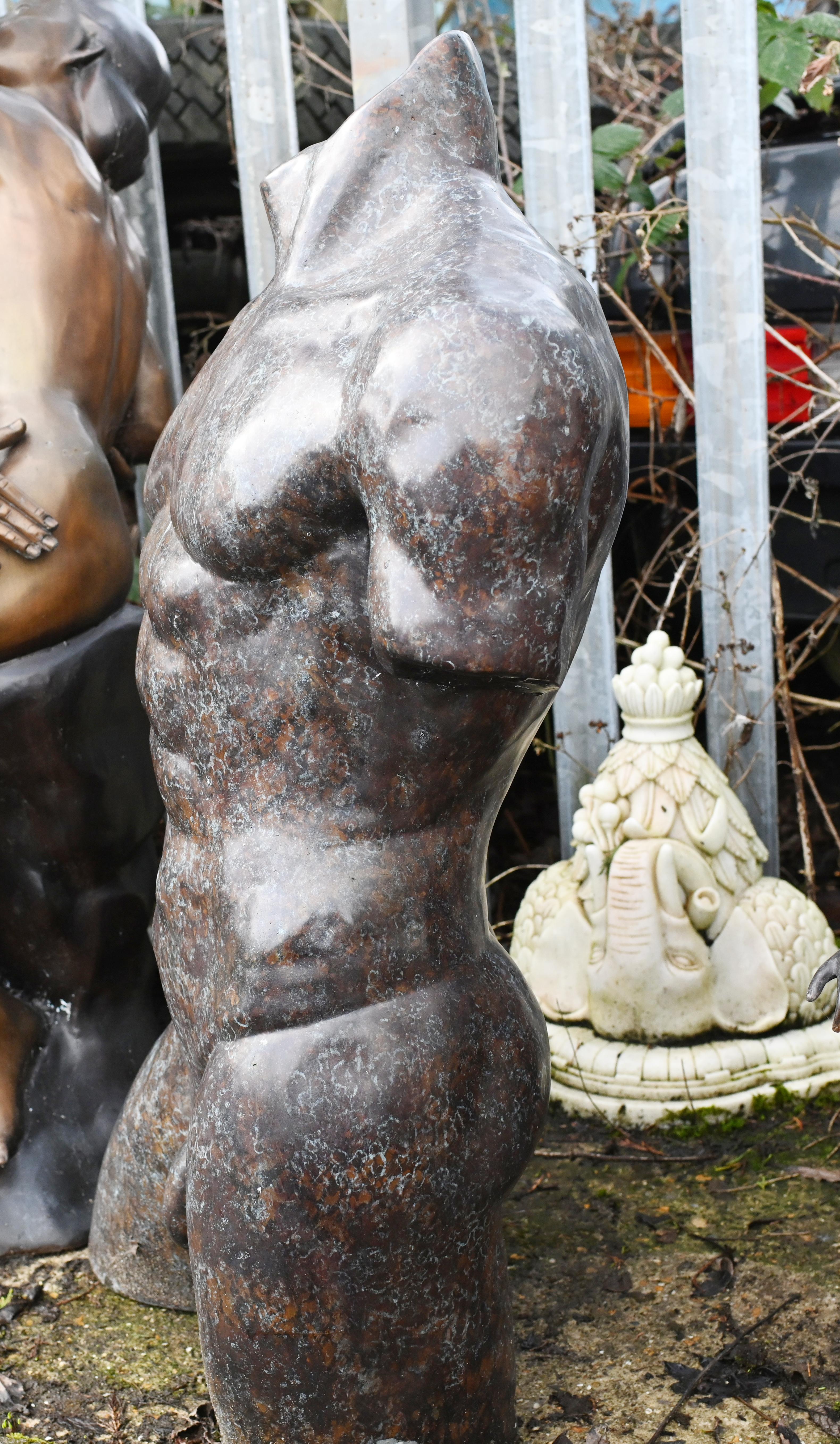Autre Torse sculpté italien Nu masculin Antiquités classiques en vente